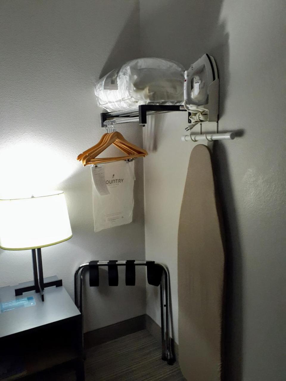 King Room - Disability Access/Non-Smoking - Photo 4