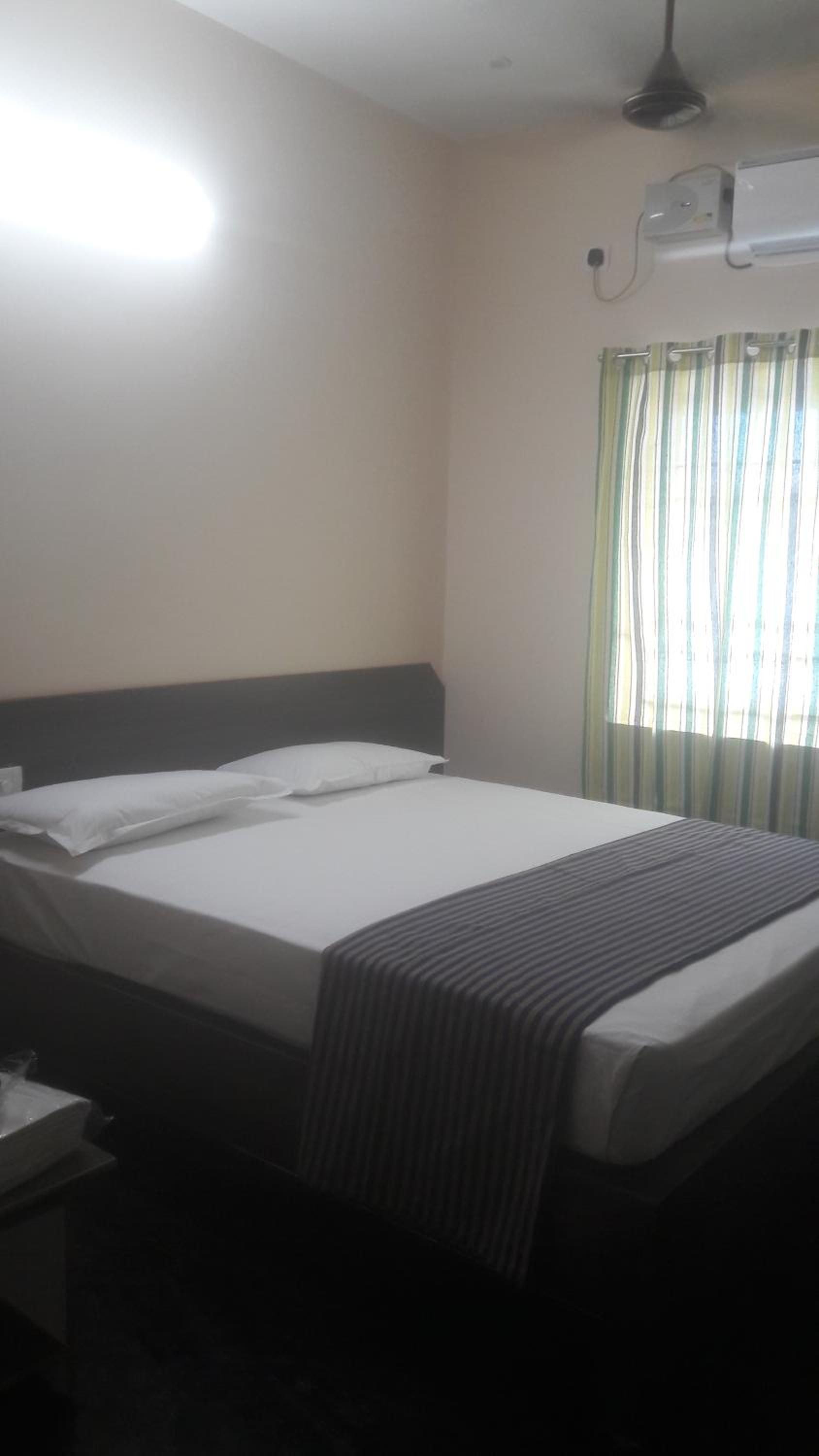 Budget Double Room - Photo 3