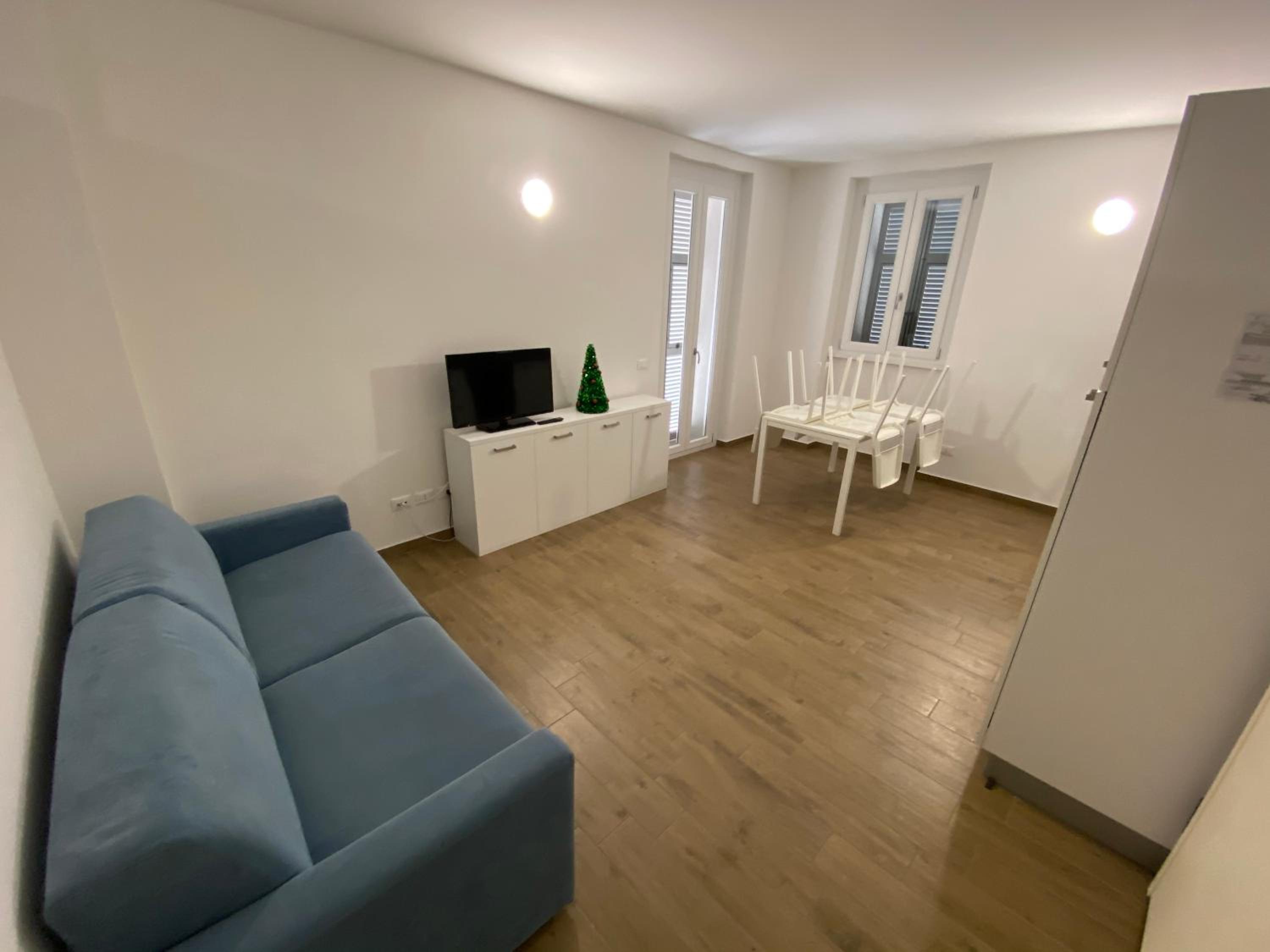 One-Bedroom Apartment photo 2