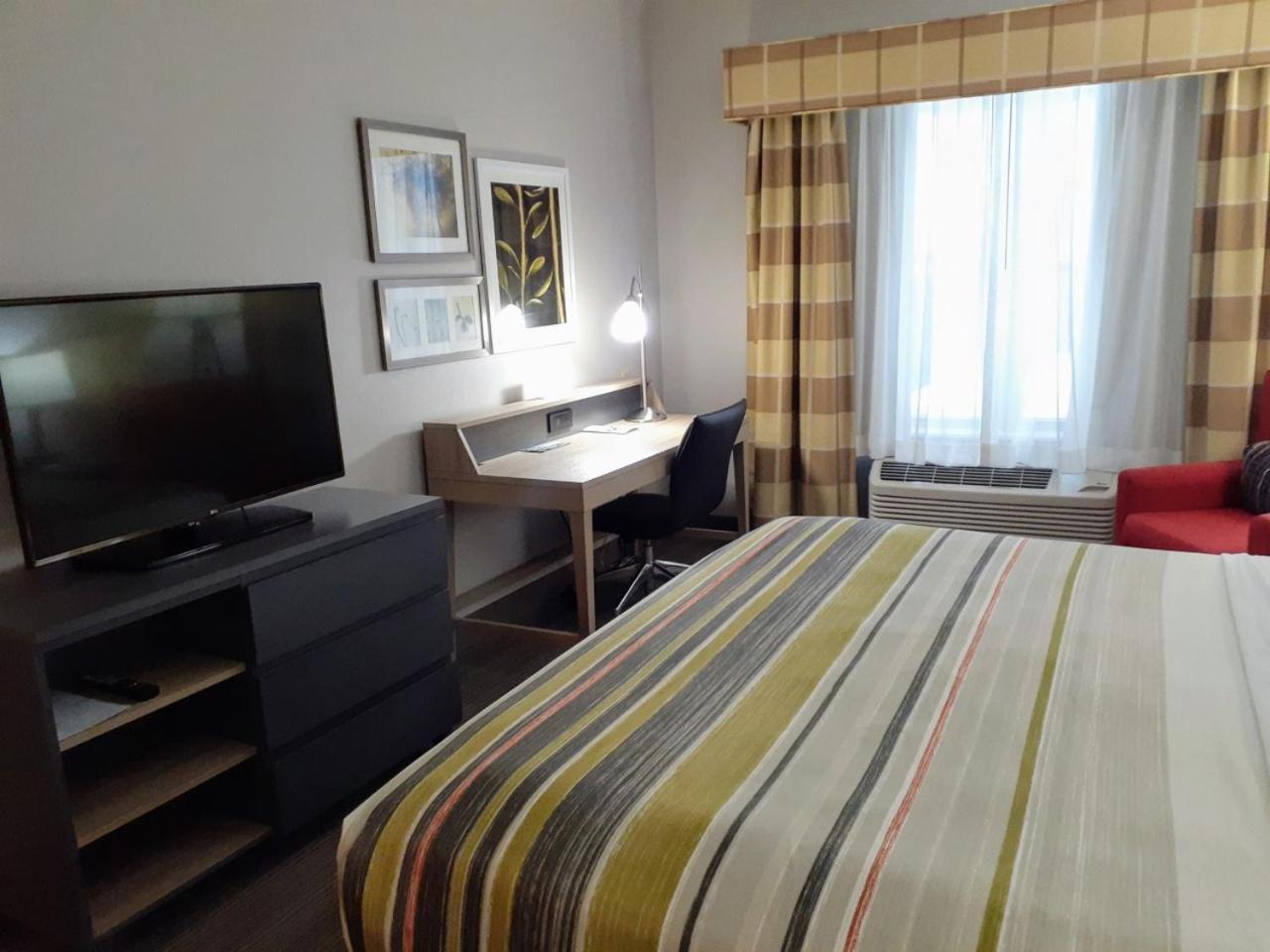 King Room - Disability Access/Non-Smoking - Photo 1