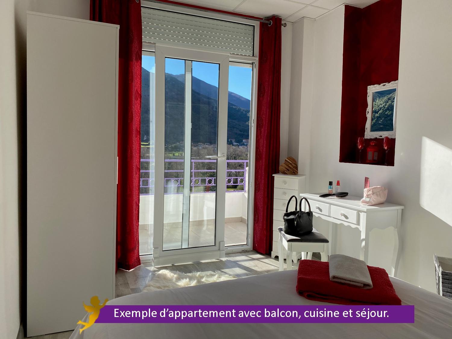 Apartment with Balcony - Photo 12
