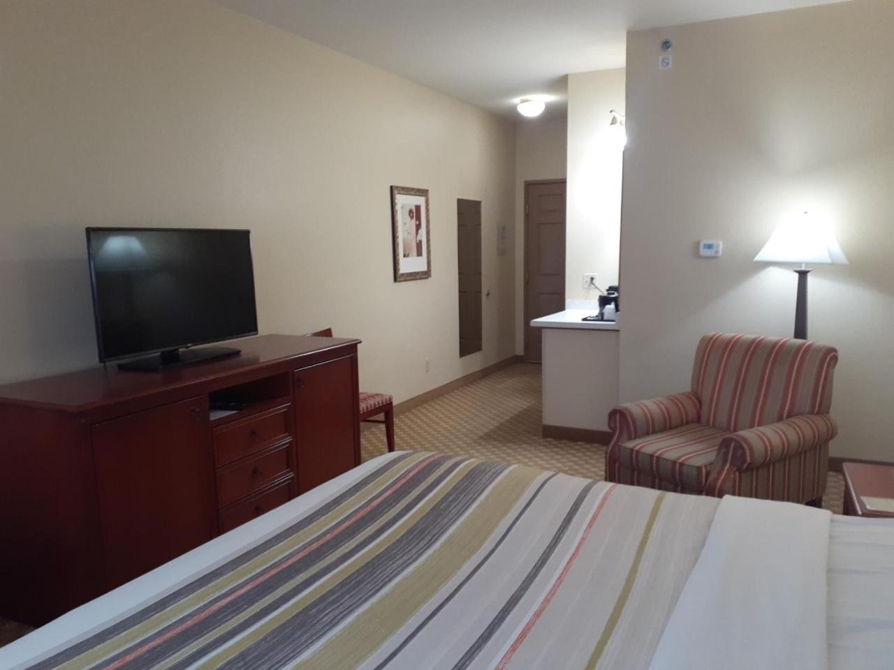 King Room - Non-Smoking - Photo 1