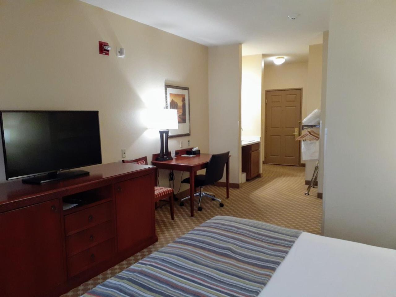 King Studio Suite - Disability Access/Non-Smoking - Photo 2