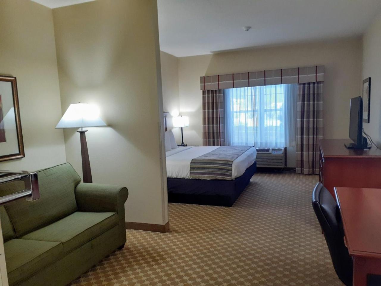 King Studio Suite - Disability Access/Non-Smoking - Photo 3
