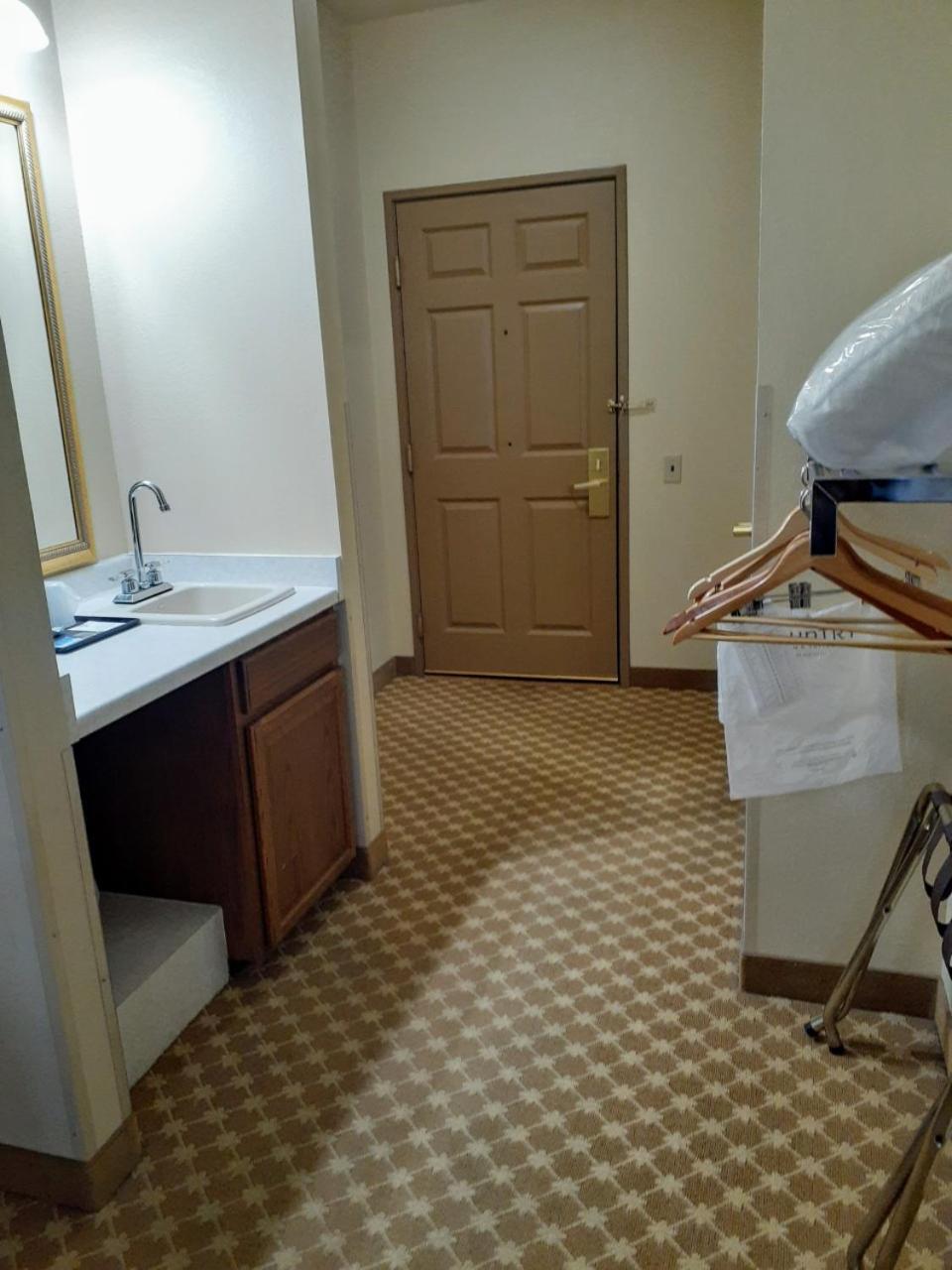 King Studio Suite - Disability Access/Non-Smoking - Photo 1