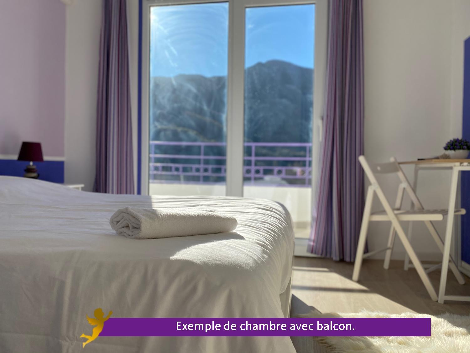 Apartment with Balcony - Photo 6