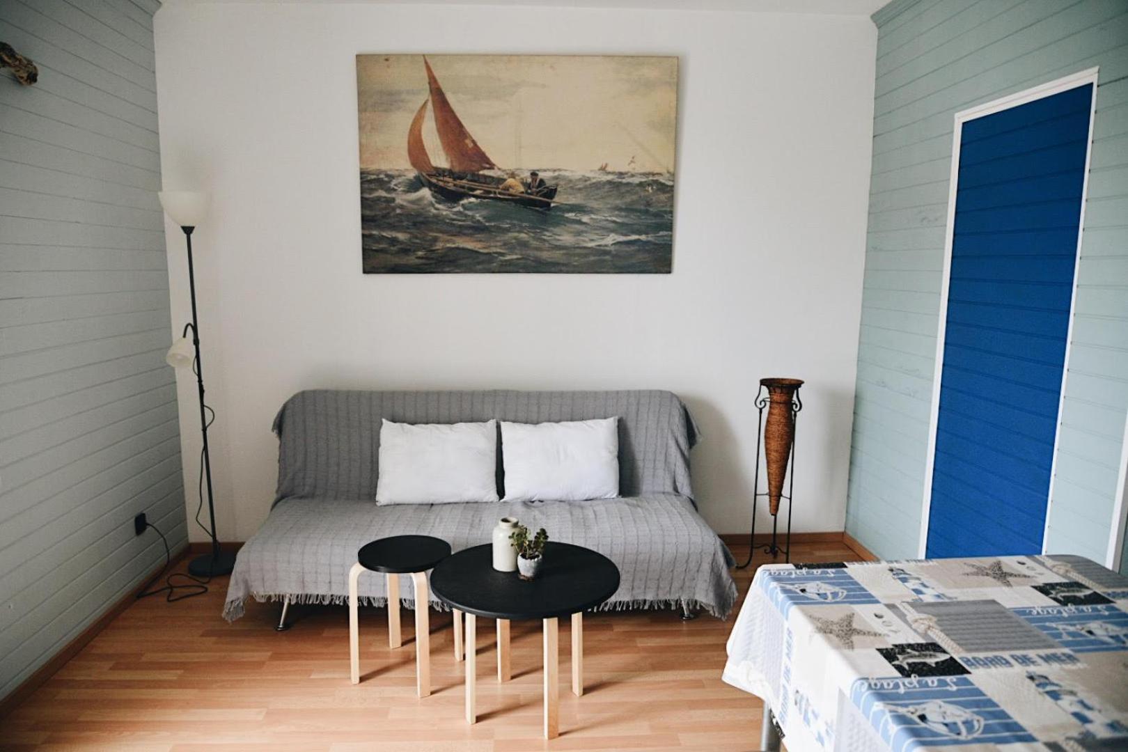 One-Bedroom Apartment photo 1