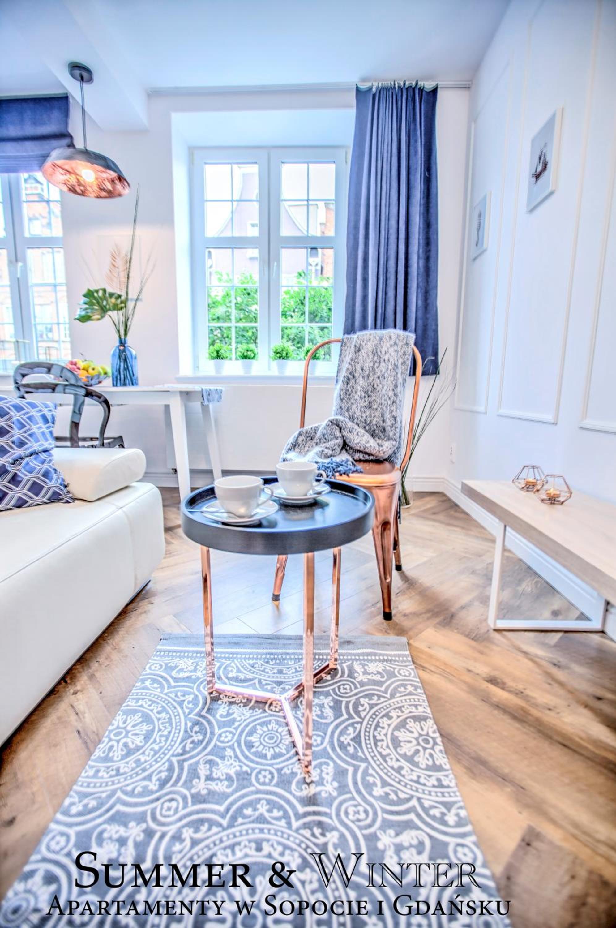 Two-Bedroom Apartment with City View - Photo 11