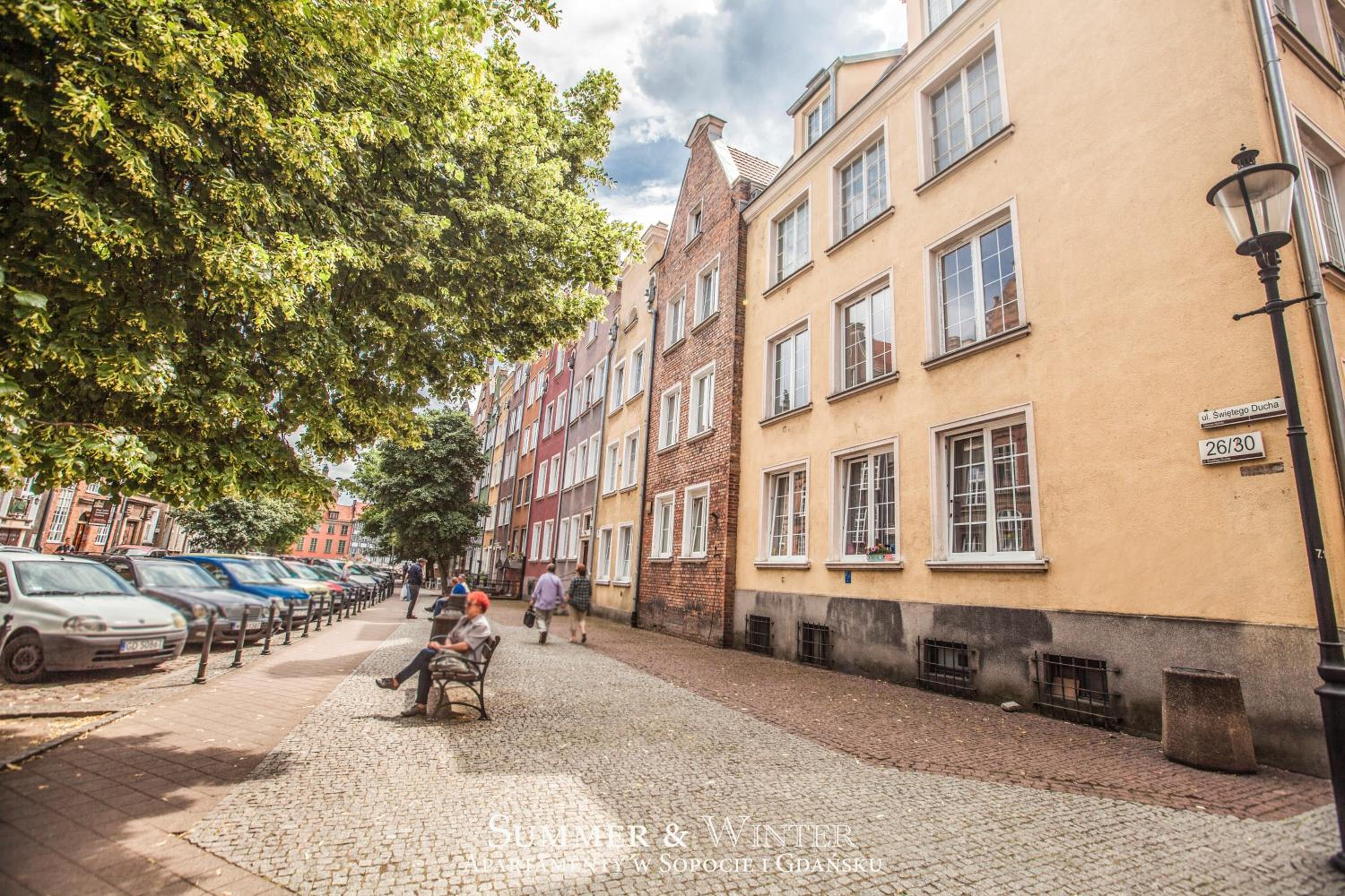Two-Bedroom Apartment with City View - Photo 15