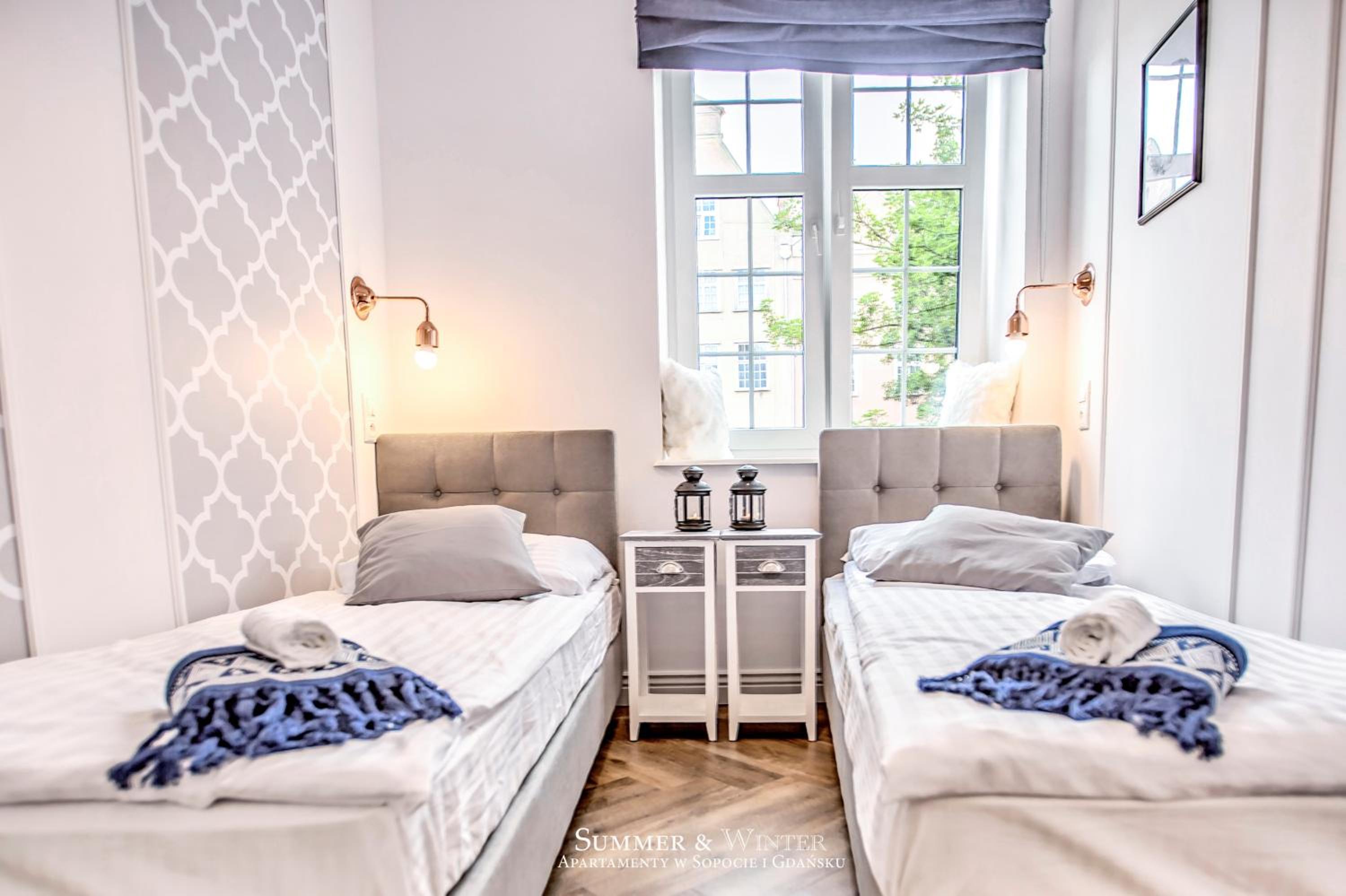 Two-Bedroom Apartment with City View - Photo 2