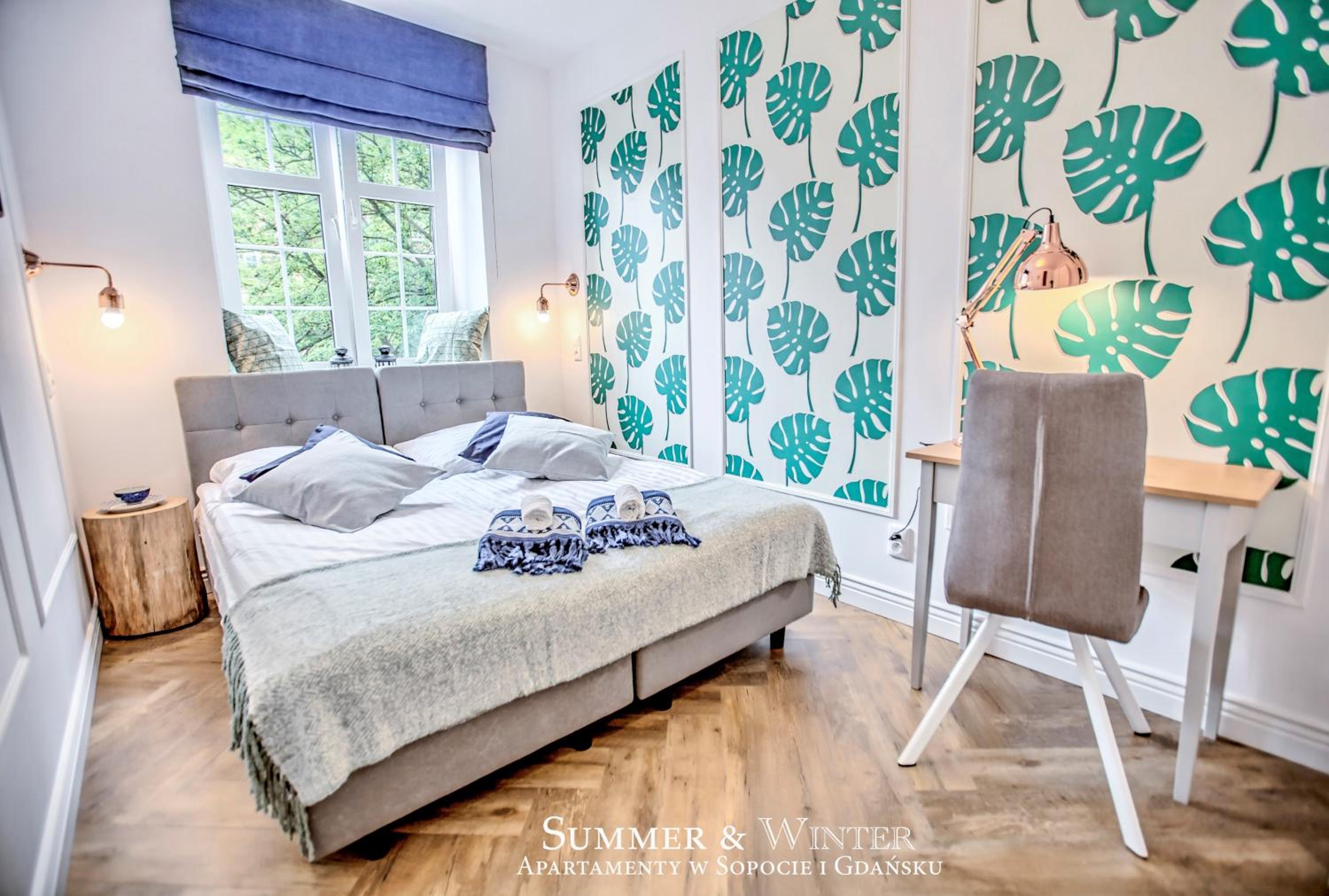 Two-Bedroom Apartment with City View - Photo 3