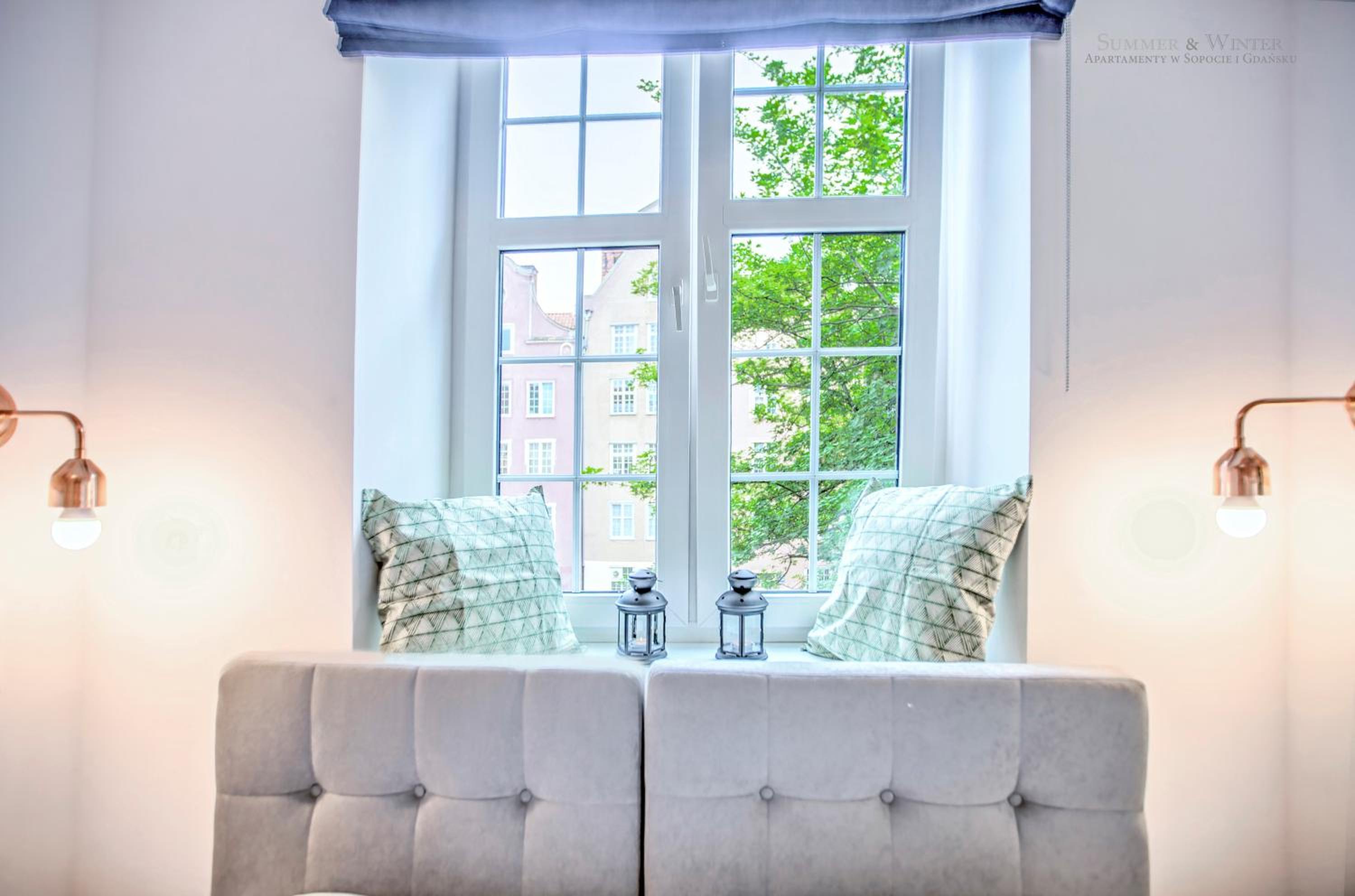 Two-Bedroom Apartment with City View - Photo 4