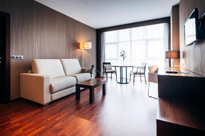Habitación #251736426