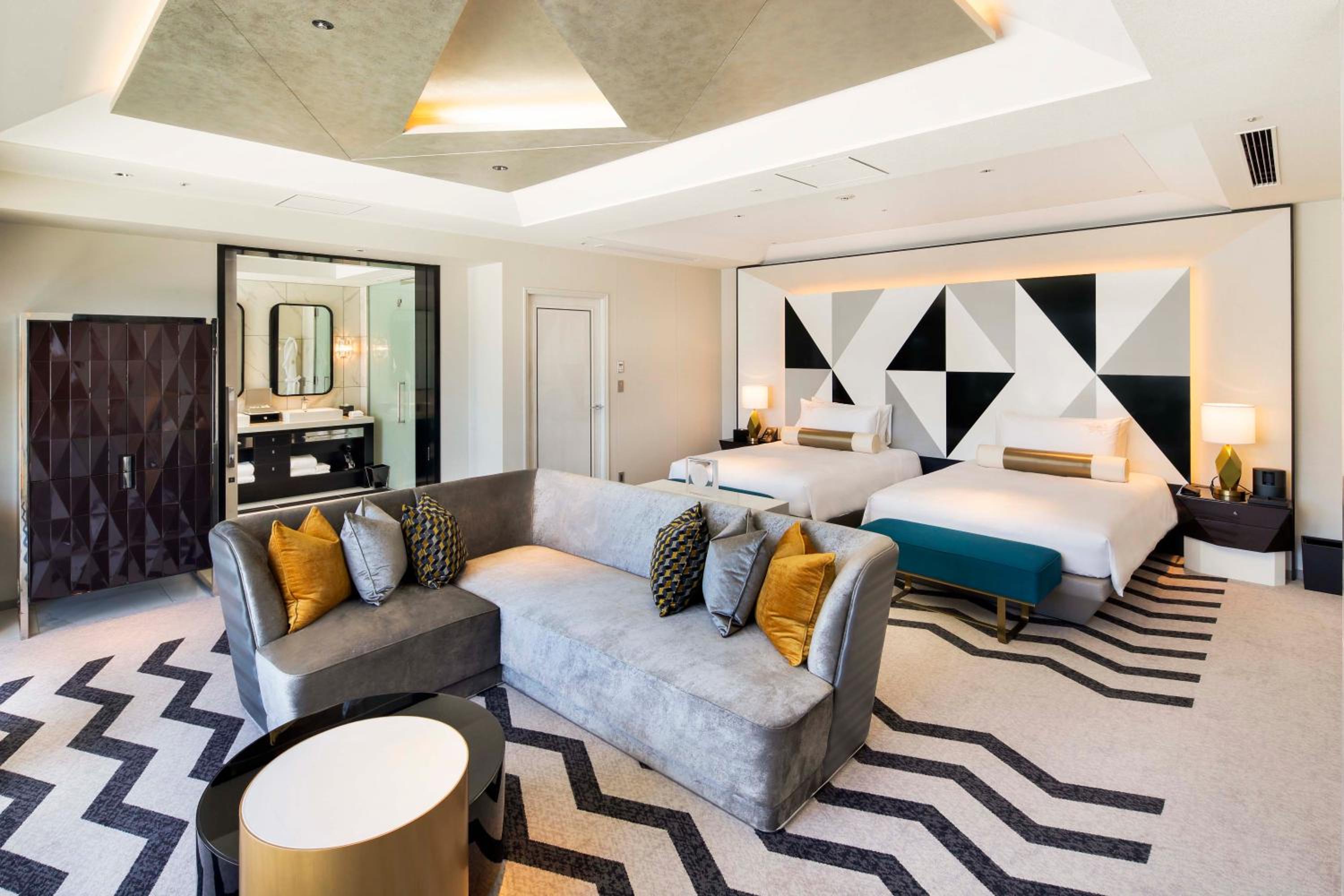 Premium Suite Twin - Photo 1