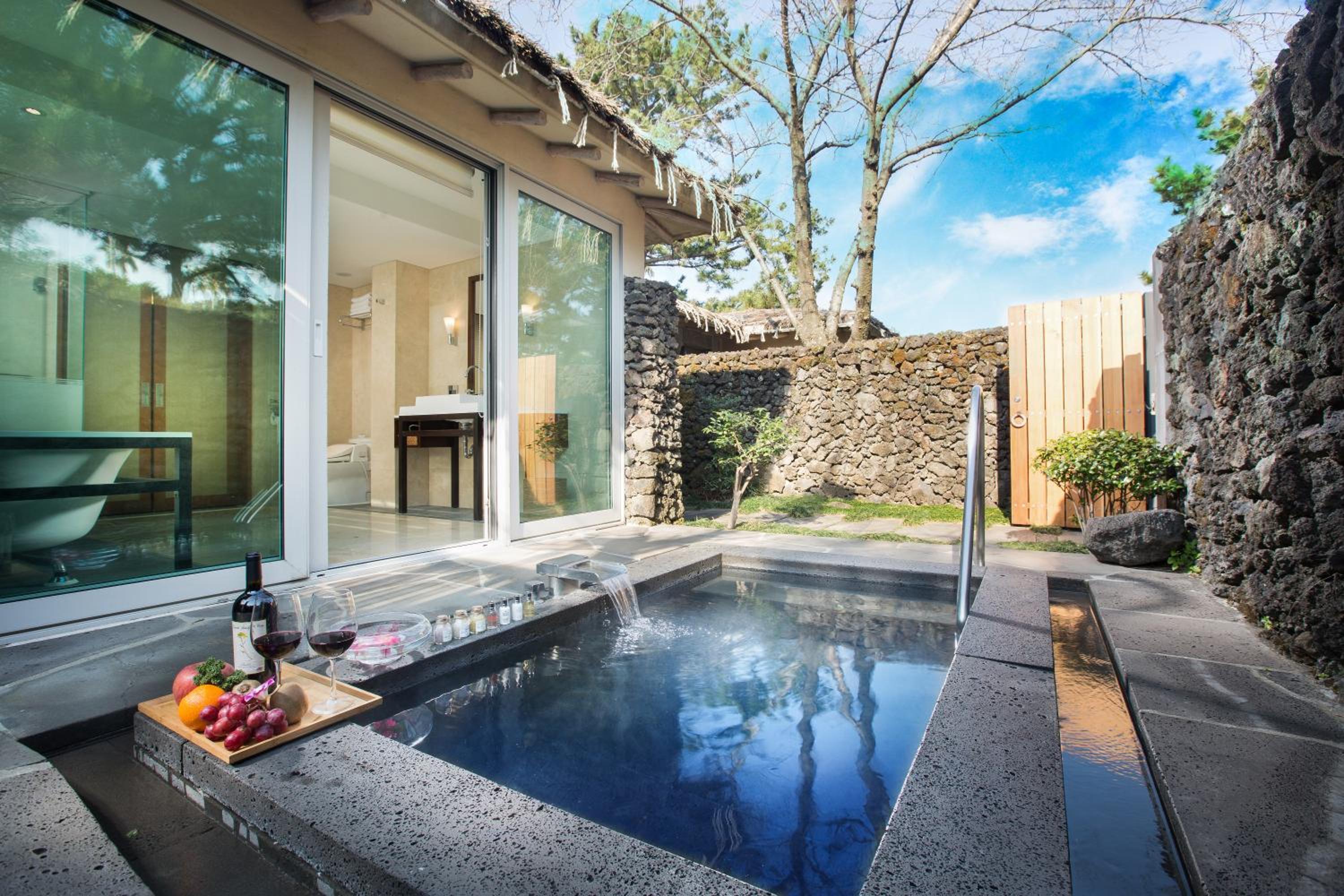 Suite with Terrace - Photo 8