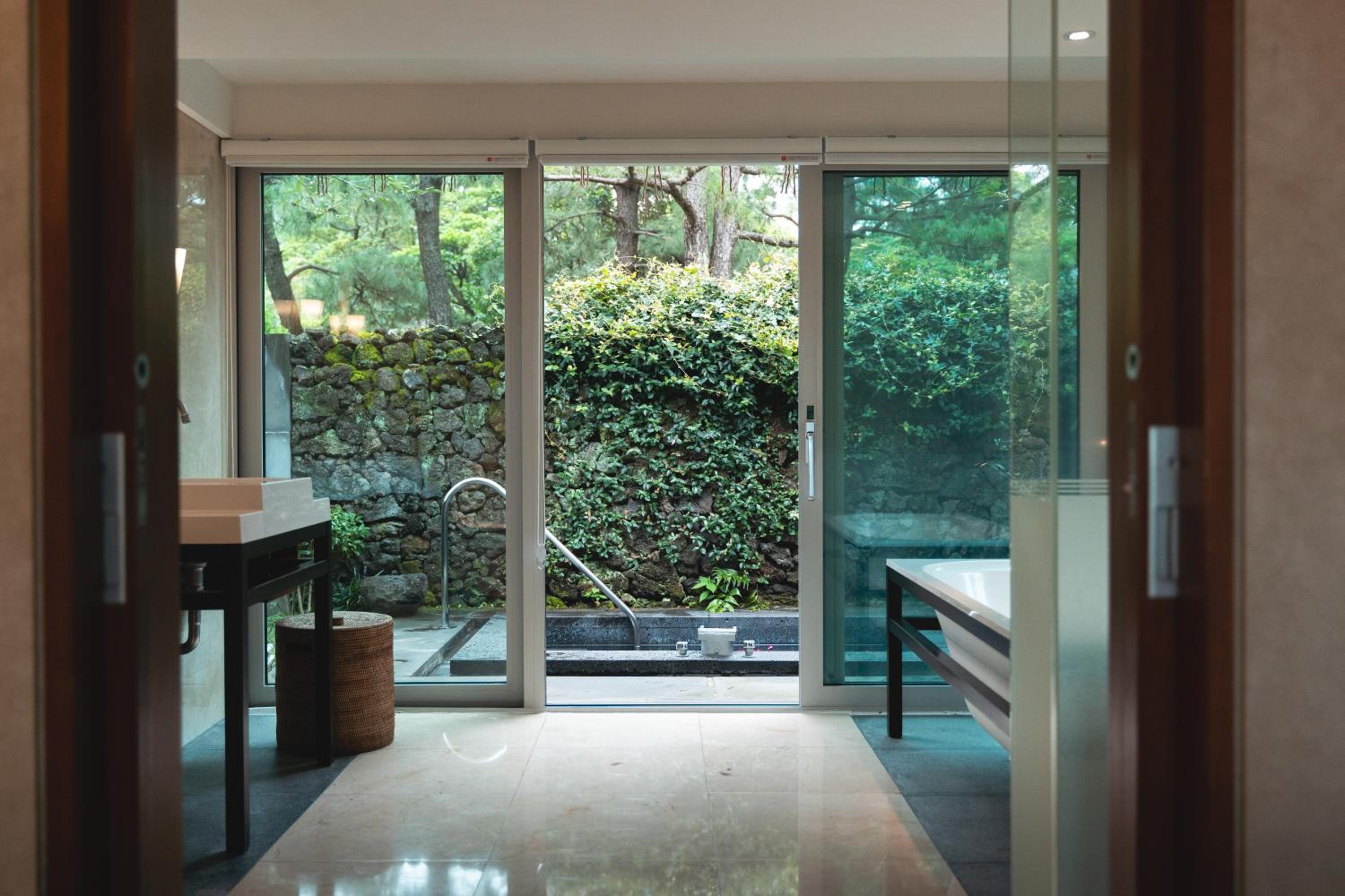 Suite with Terrace - Photo 7