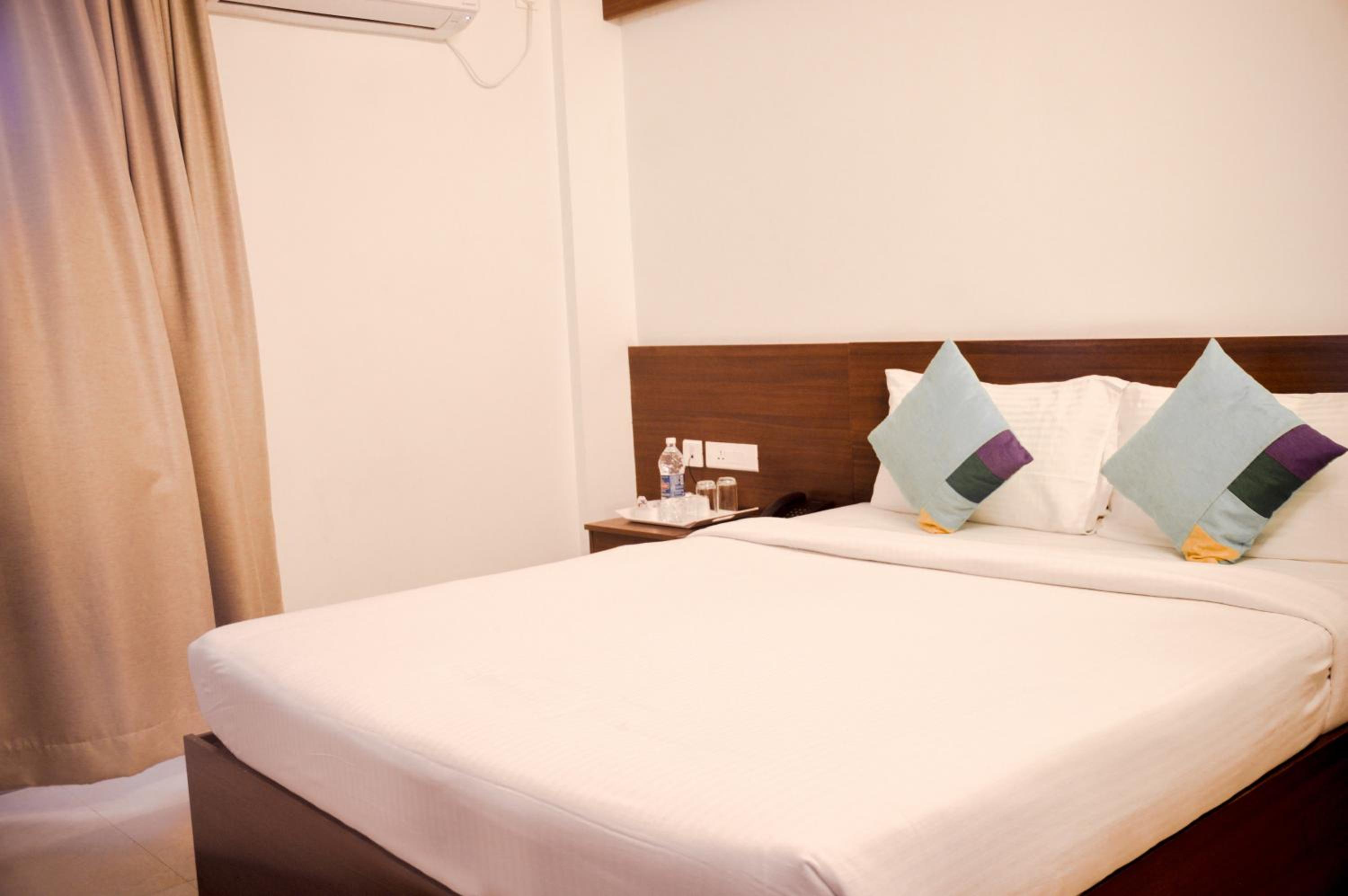 Standard Double Room - Photo 3