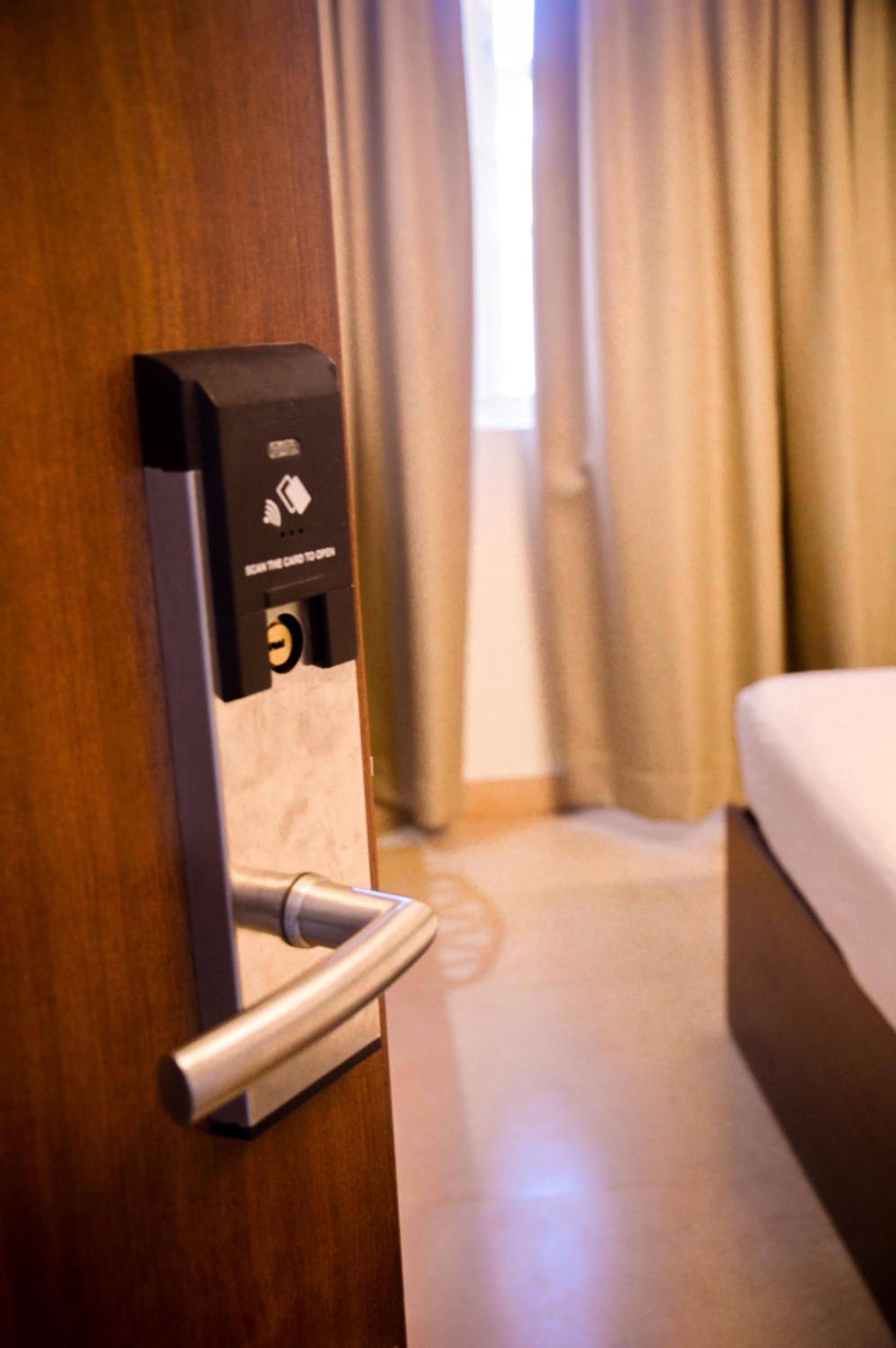Standard Double Room - Photo 6