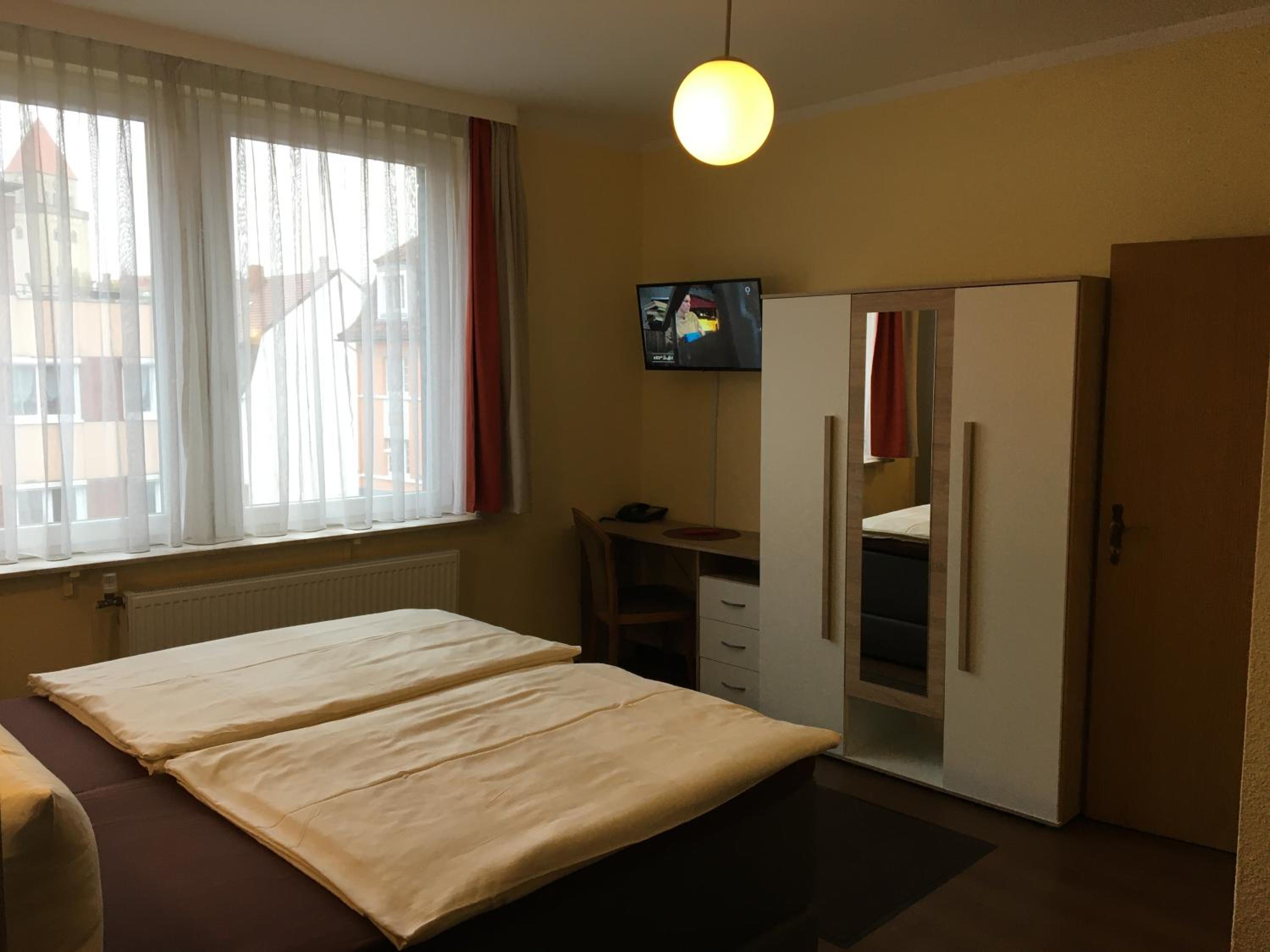 Double Room - Photo 5