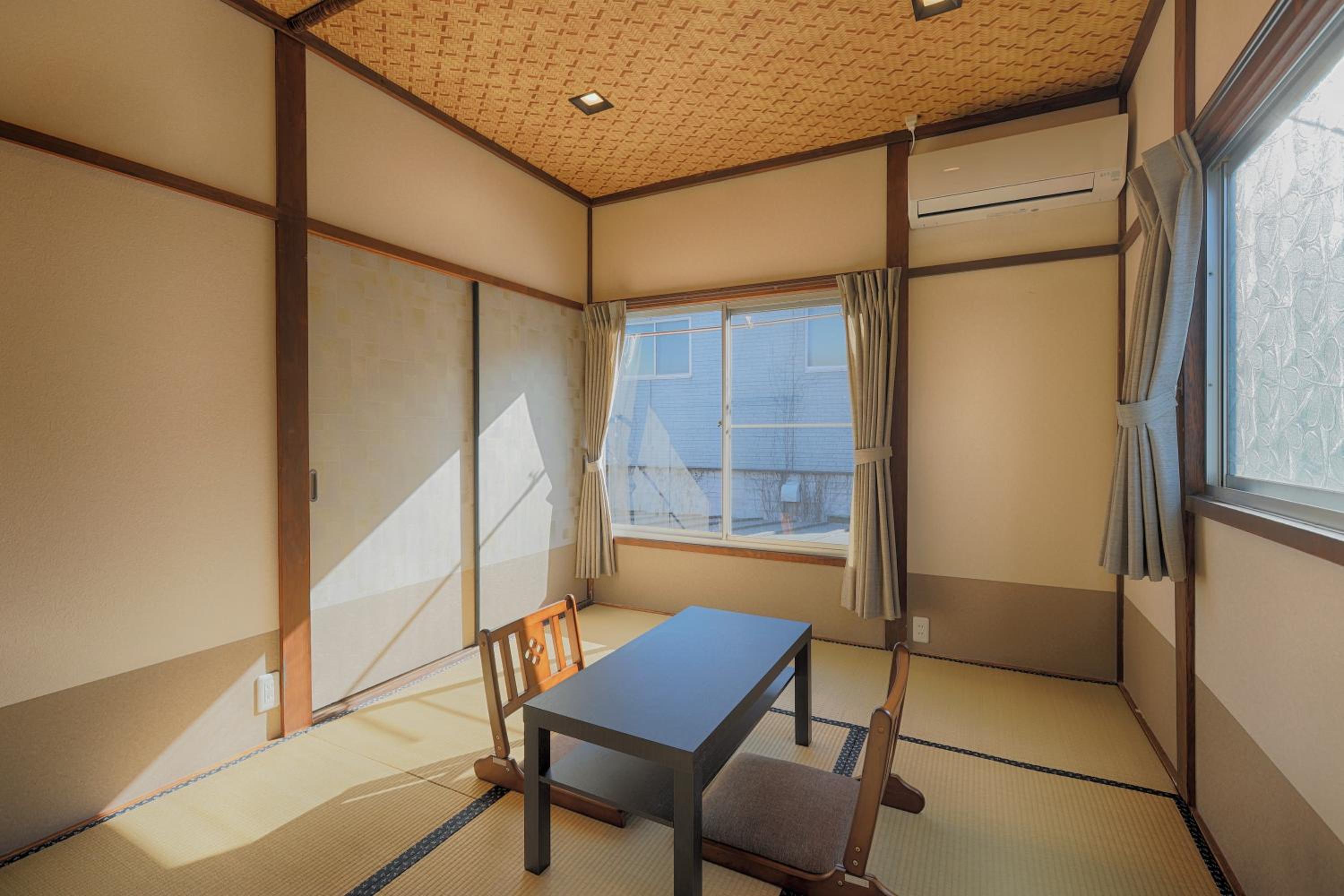 Standard Family Room - Photo 6