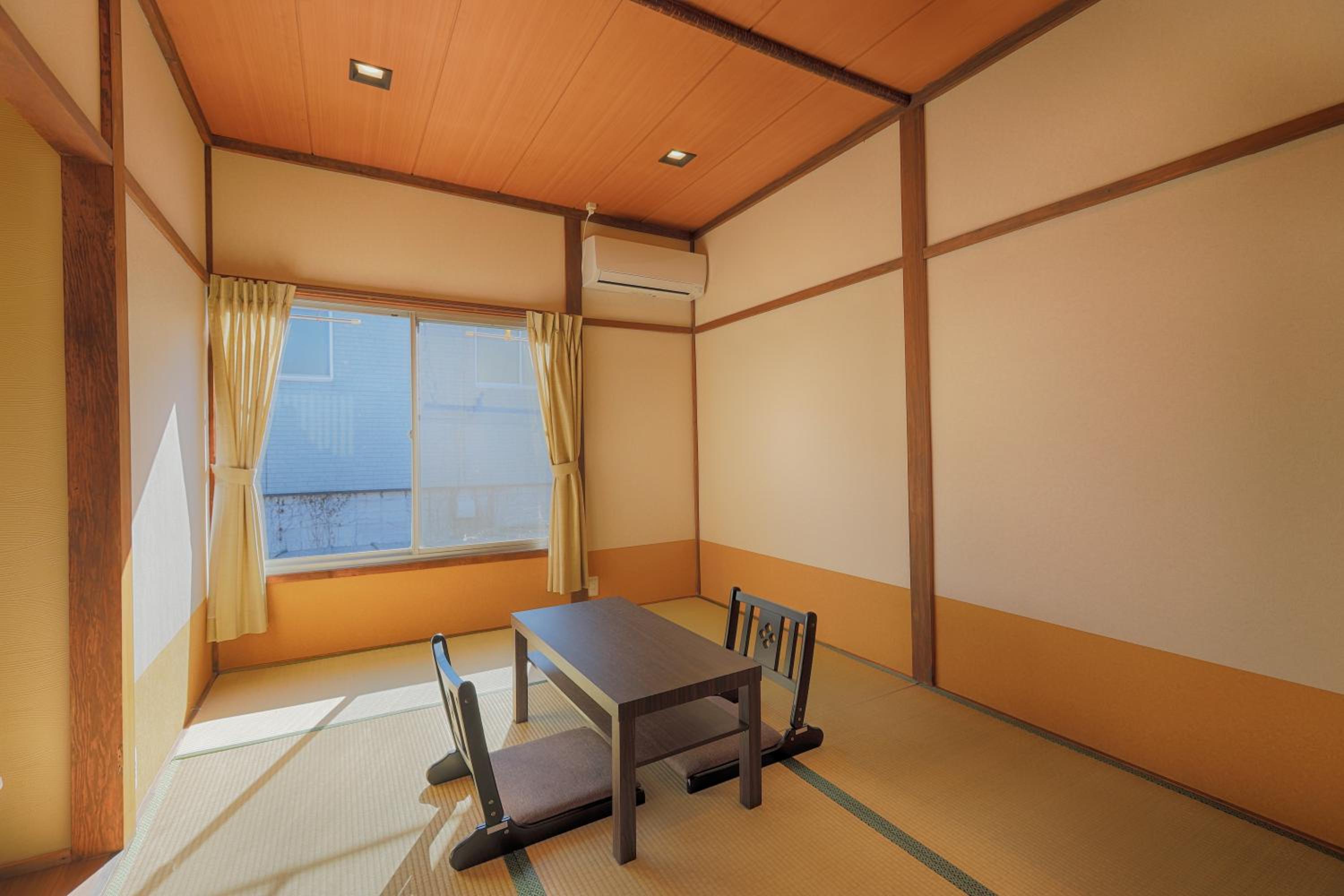 Standard Family Room - Photo 10