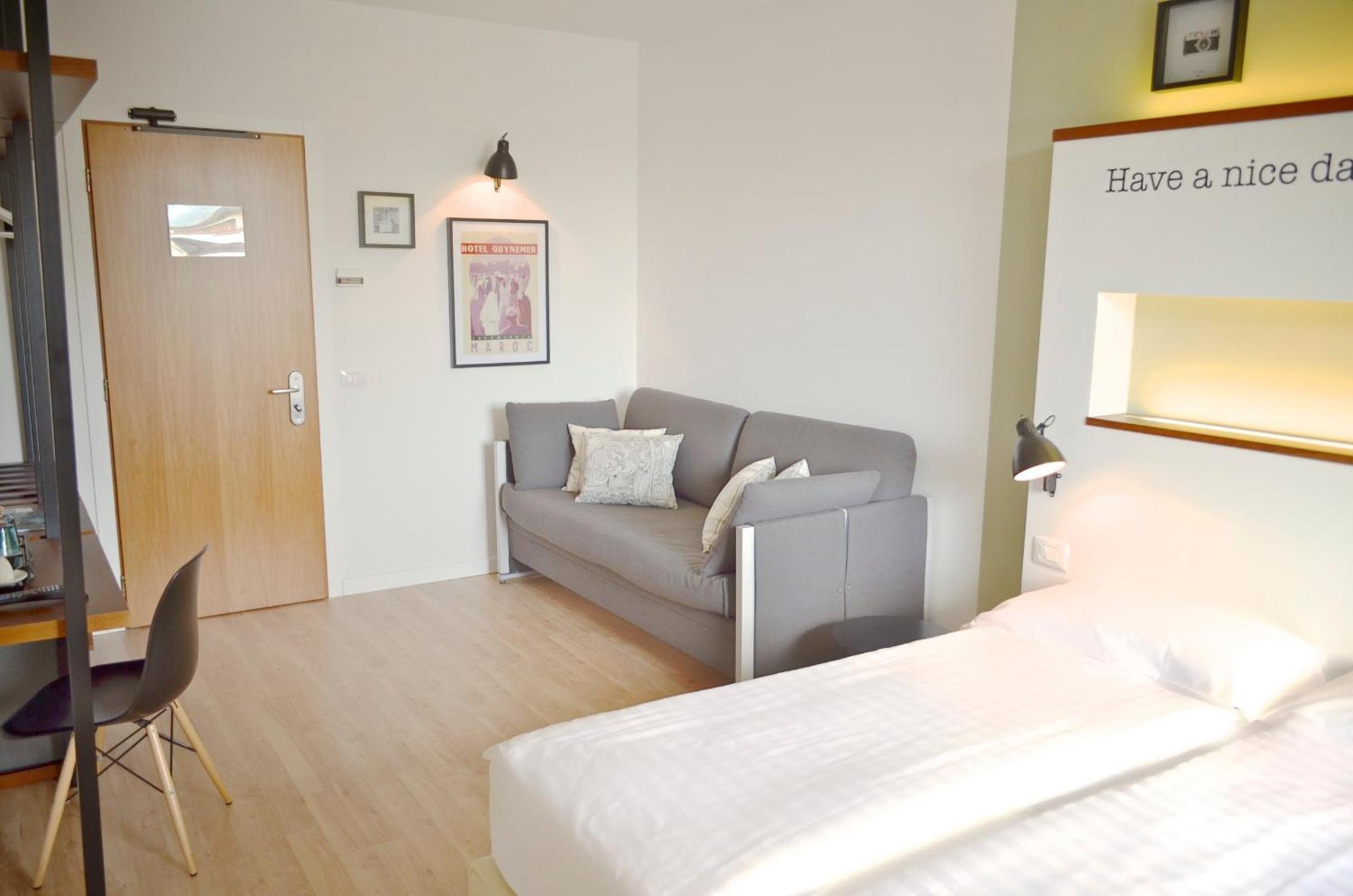 Family Room - Photo 6