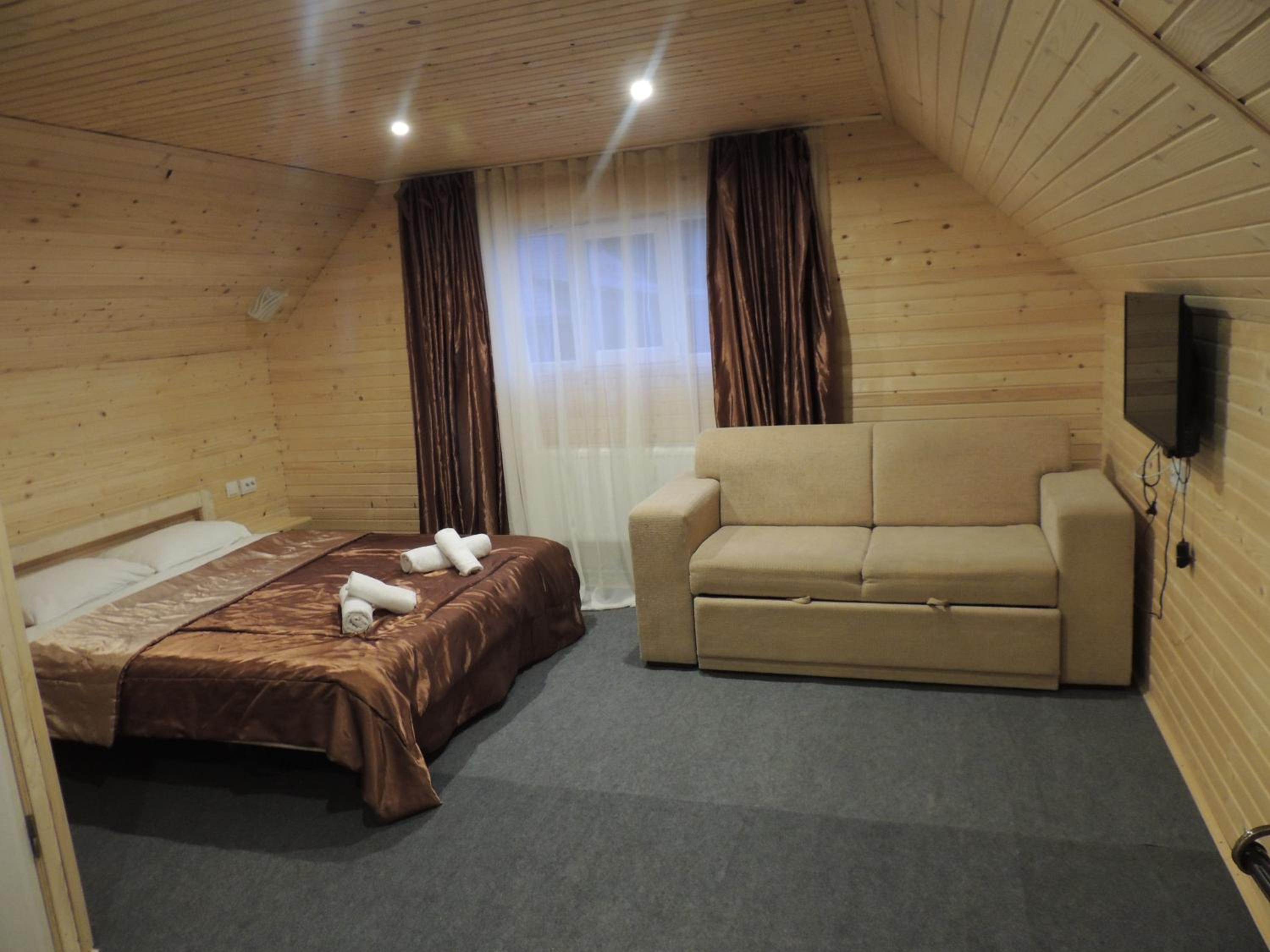 Superior Family Room photo 1