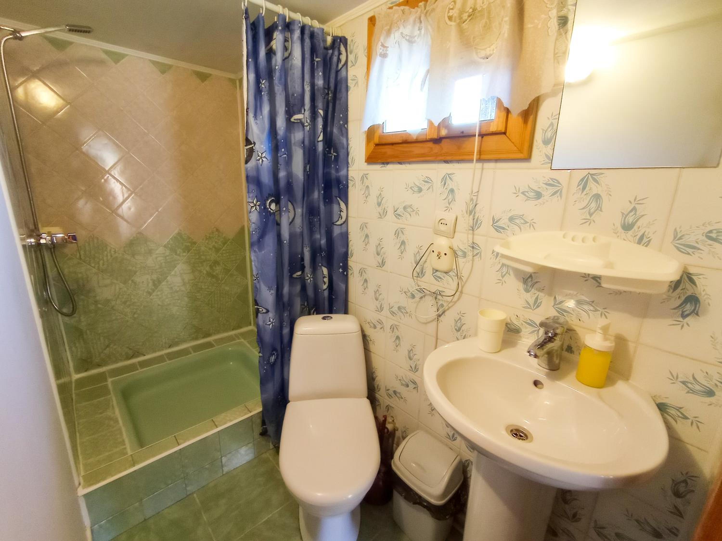 Double Room with Private Bathroom photo 3