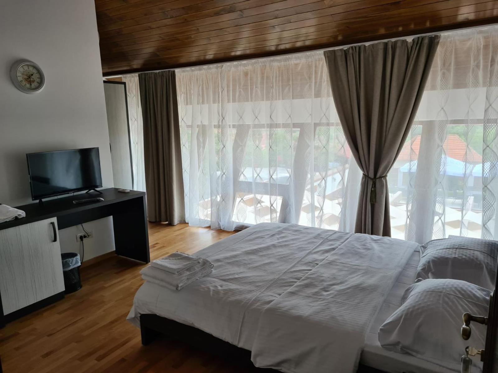 Deluxe Double Room photo 3