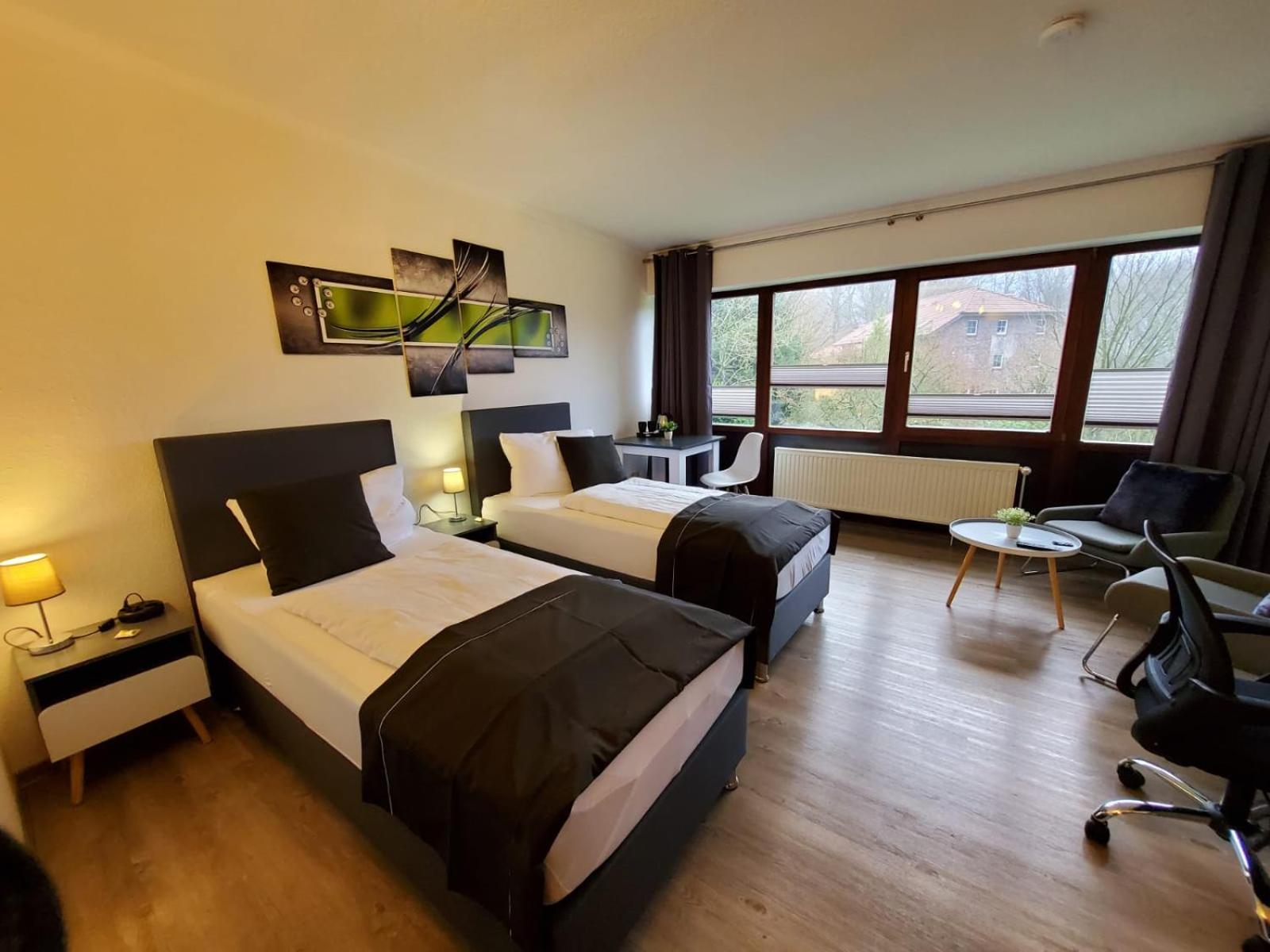 Large Twin Room photo 1