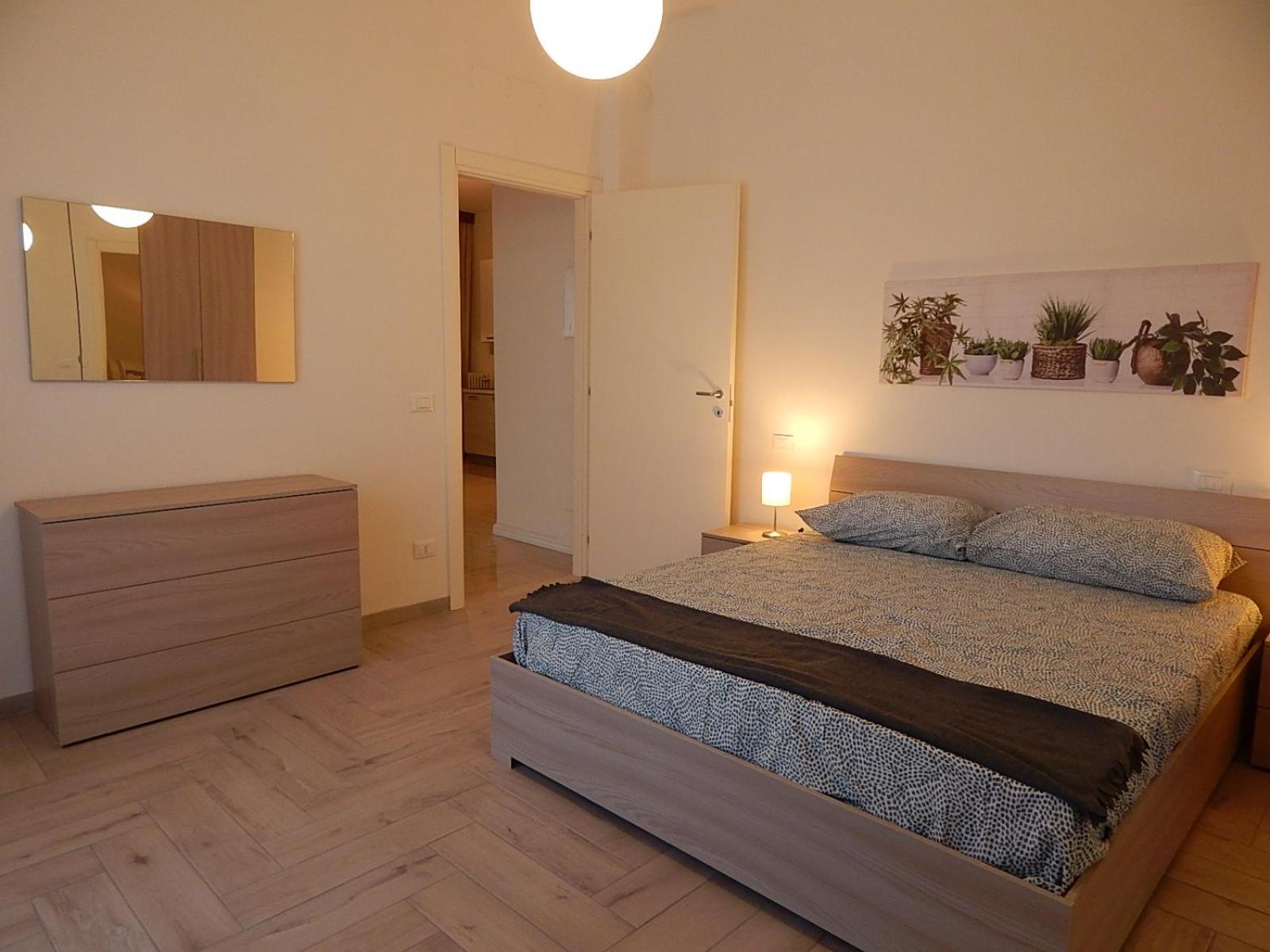 One-Bedroom Apartment - Photo 8