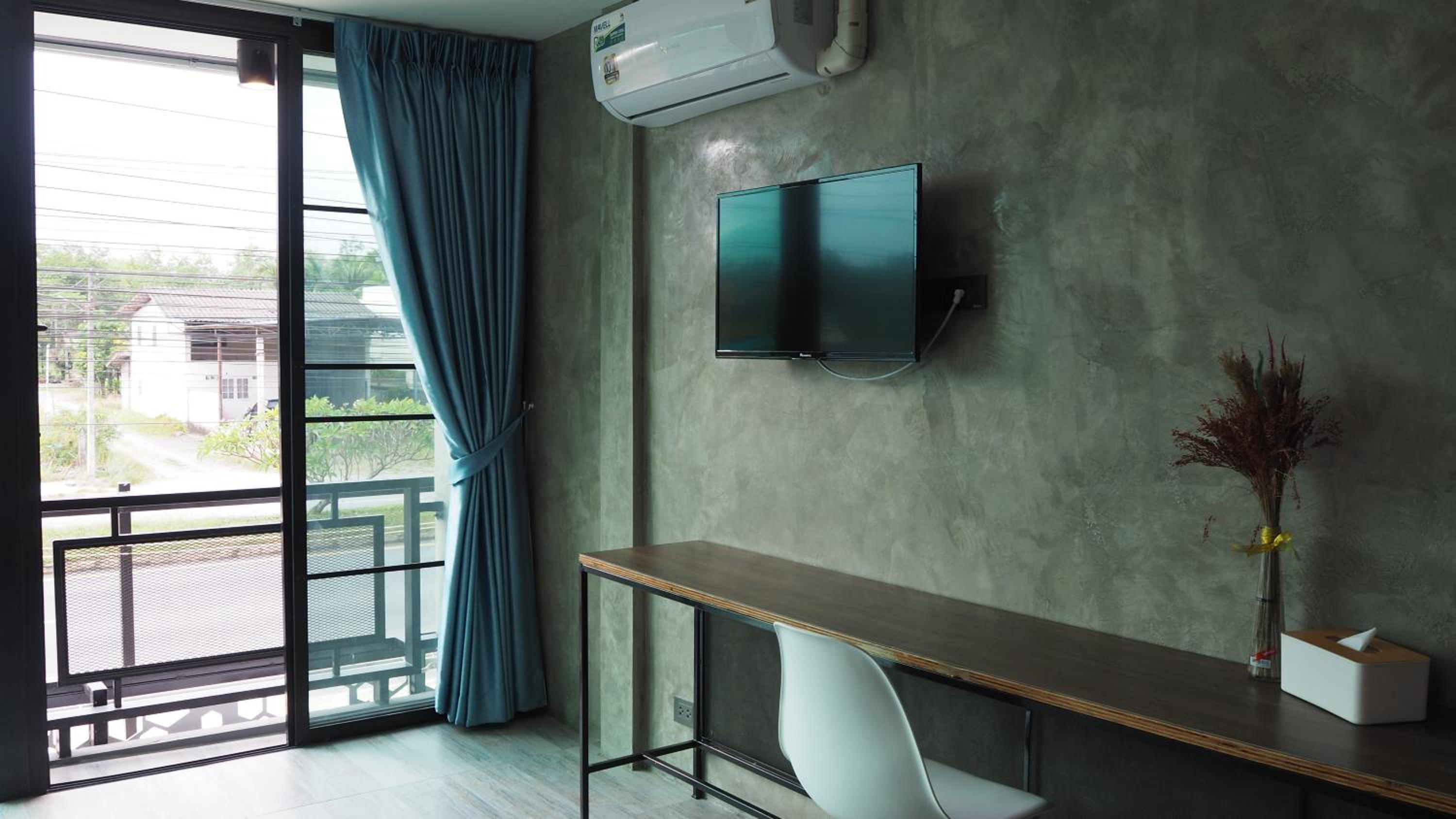 Standard King Room - Photo 4