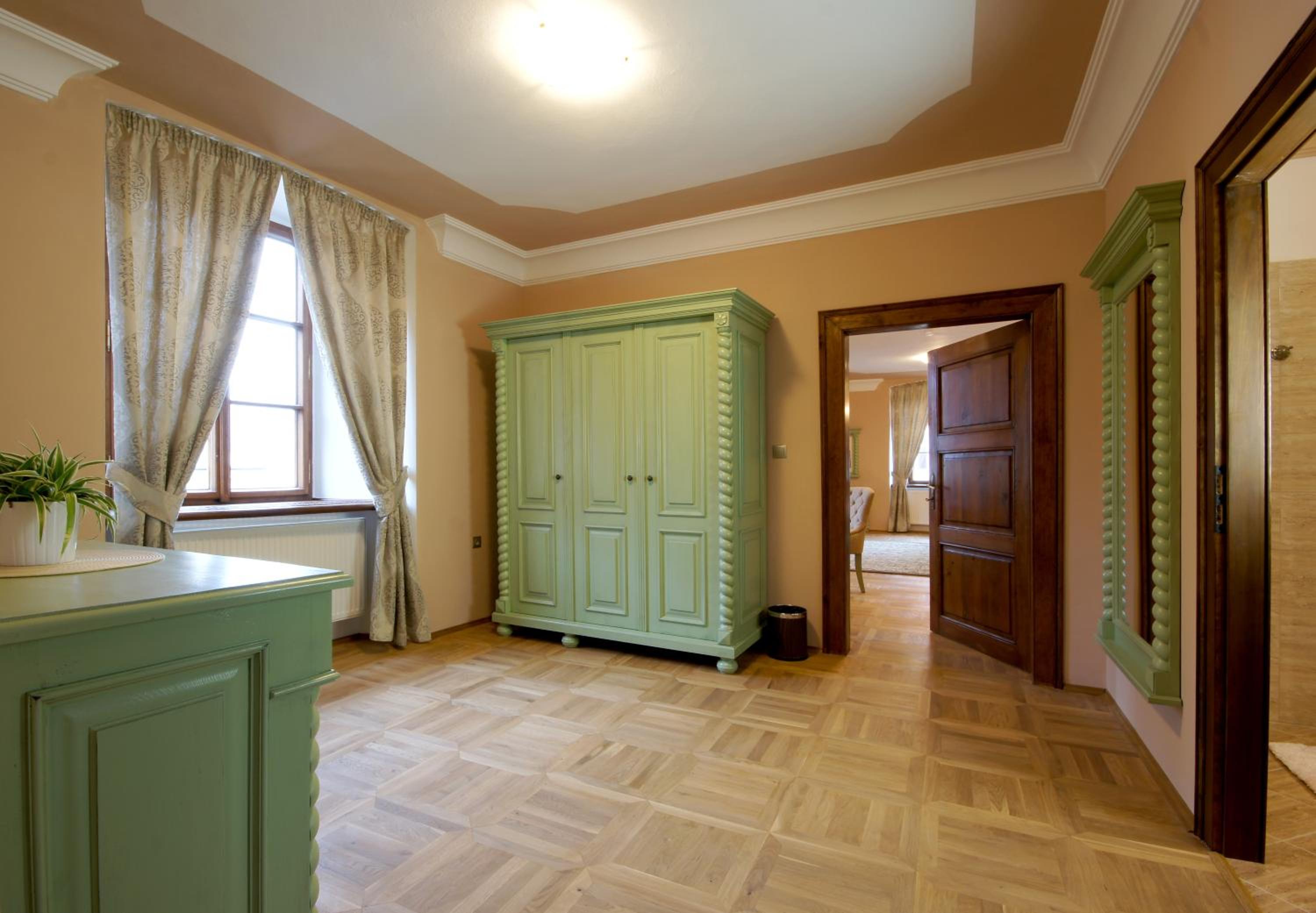 Deluxe Suite - Photo 1