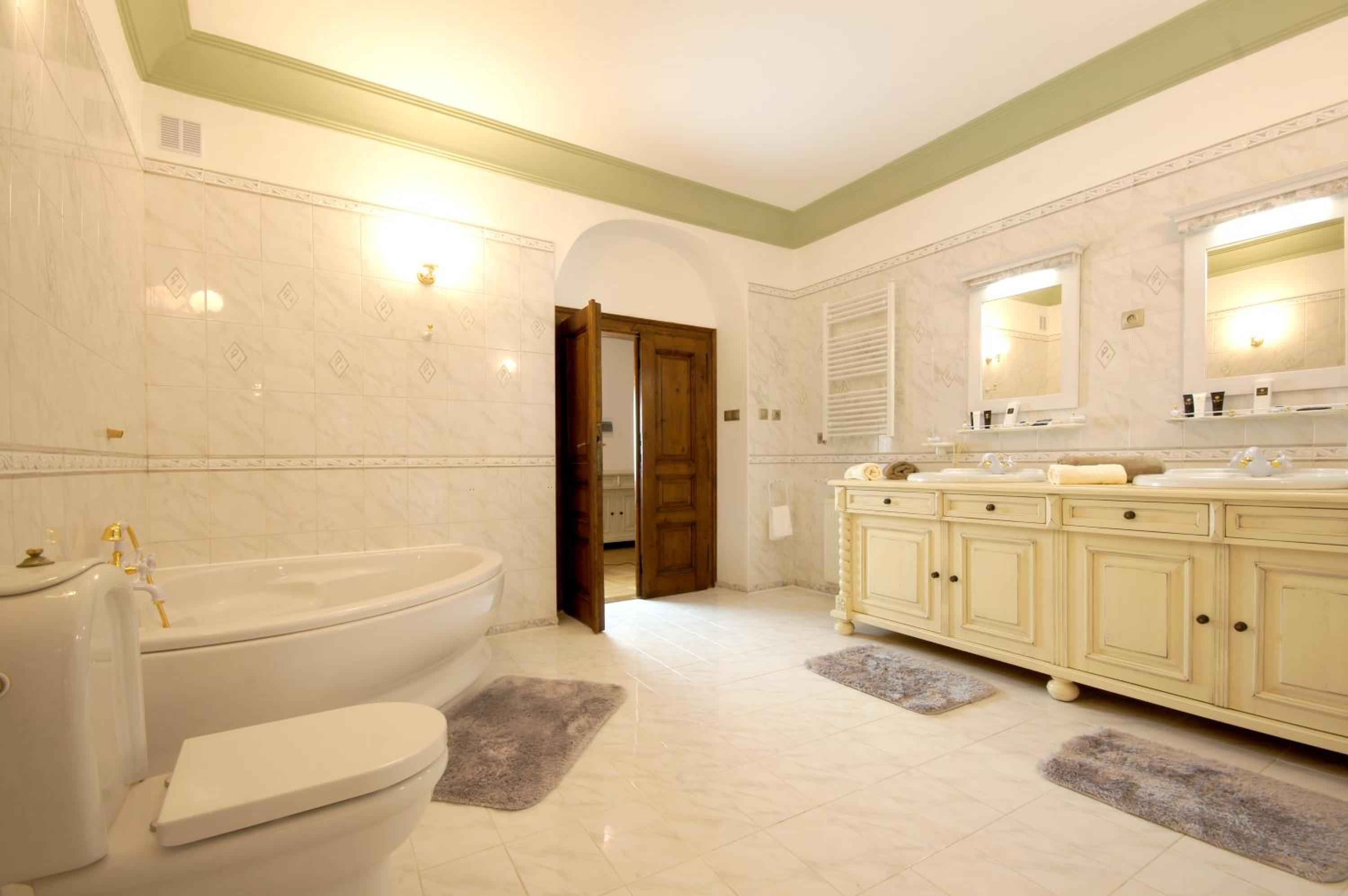 Suite - Photo 3