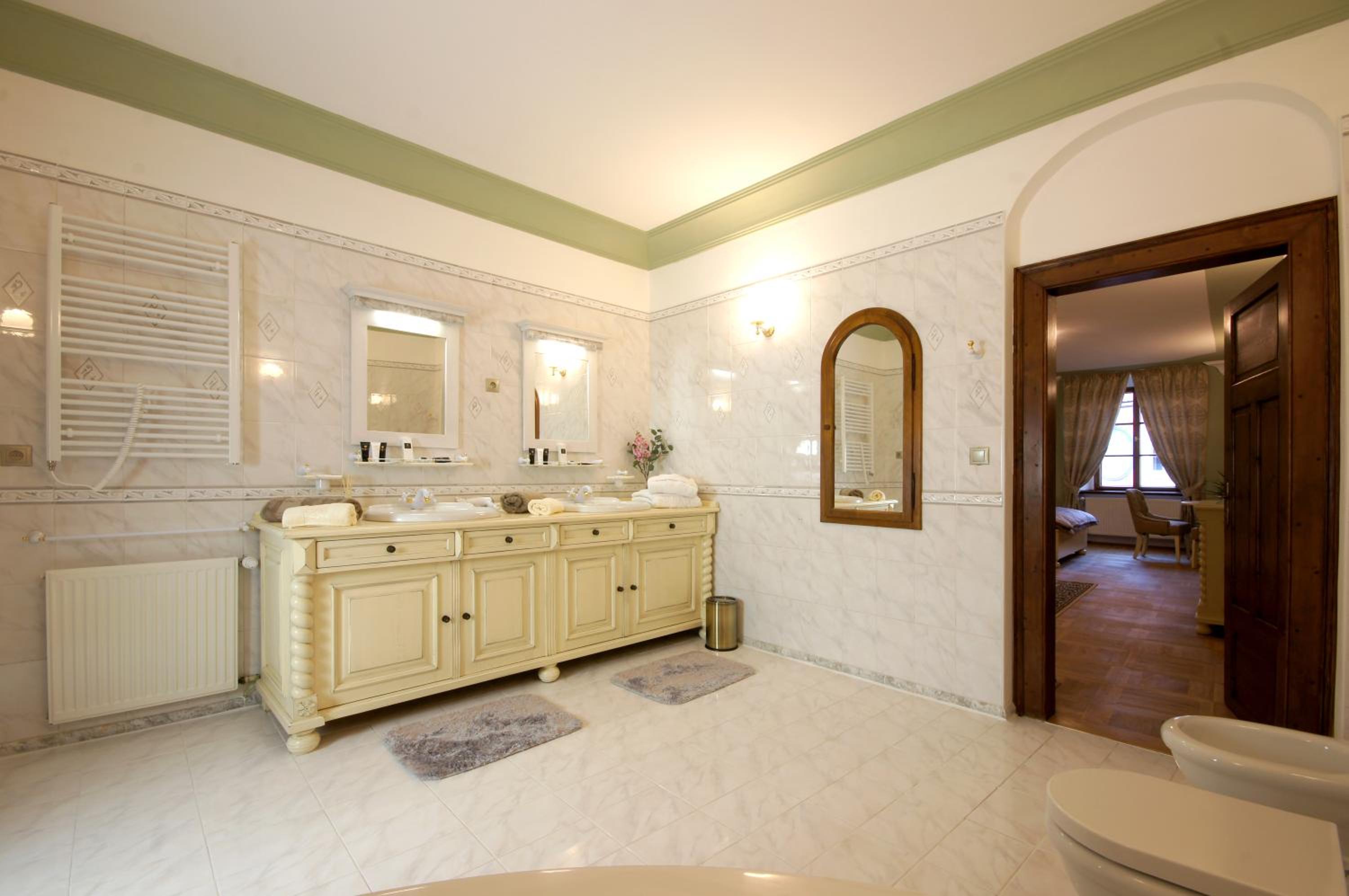 Suite - Photo 2