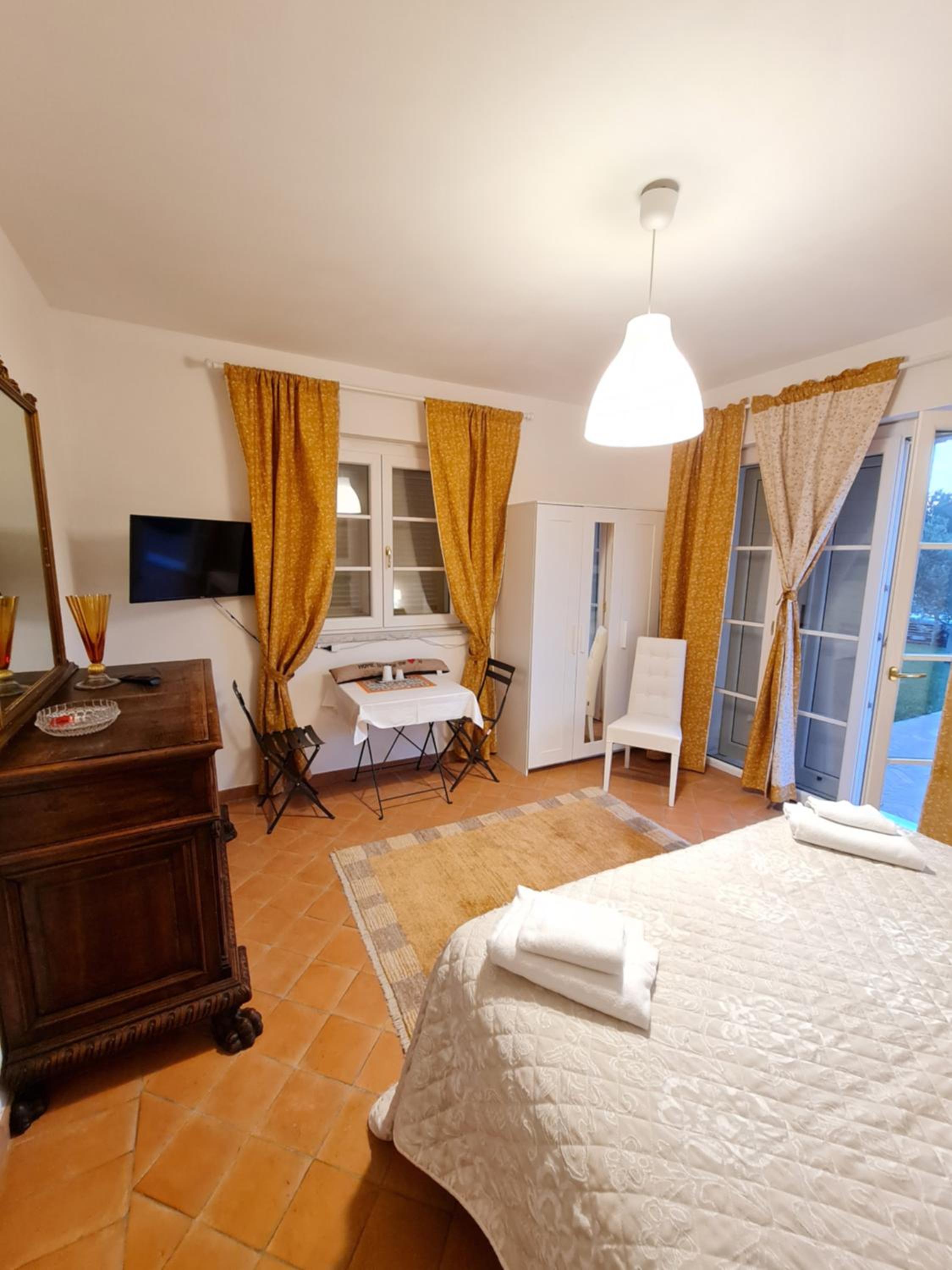 Deluxe King Room photo 3