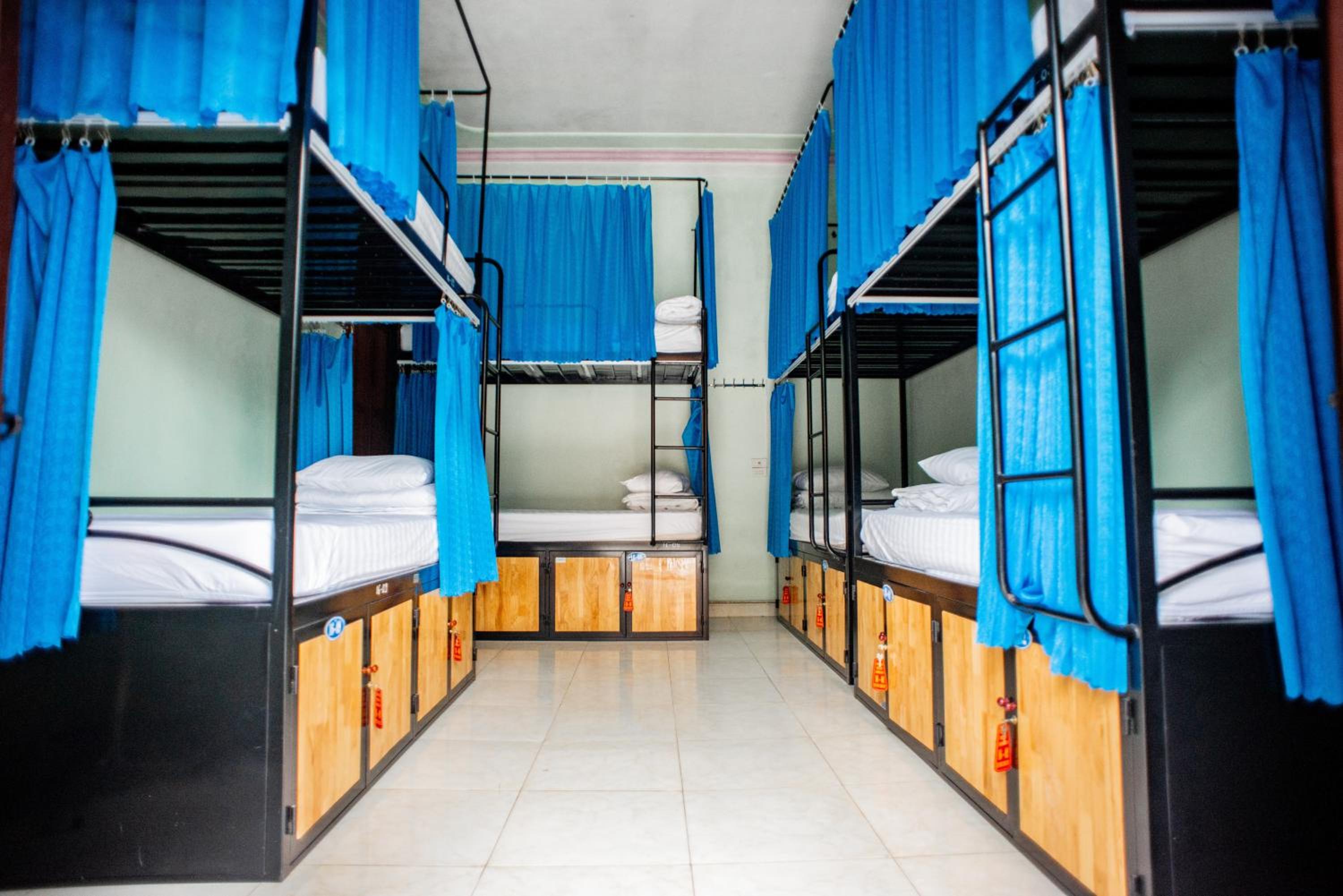 Bunk Bed in Mixed Dormitory Room