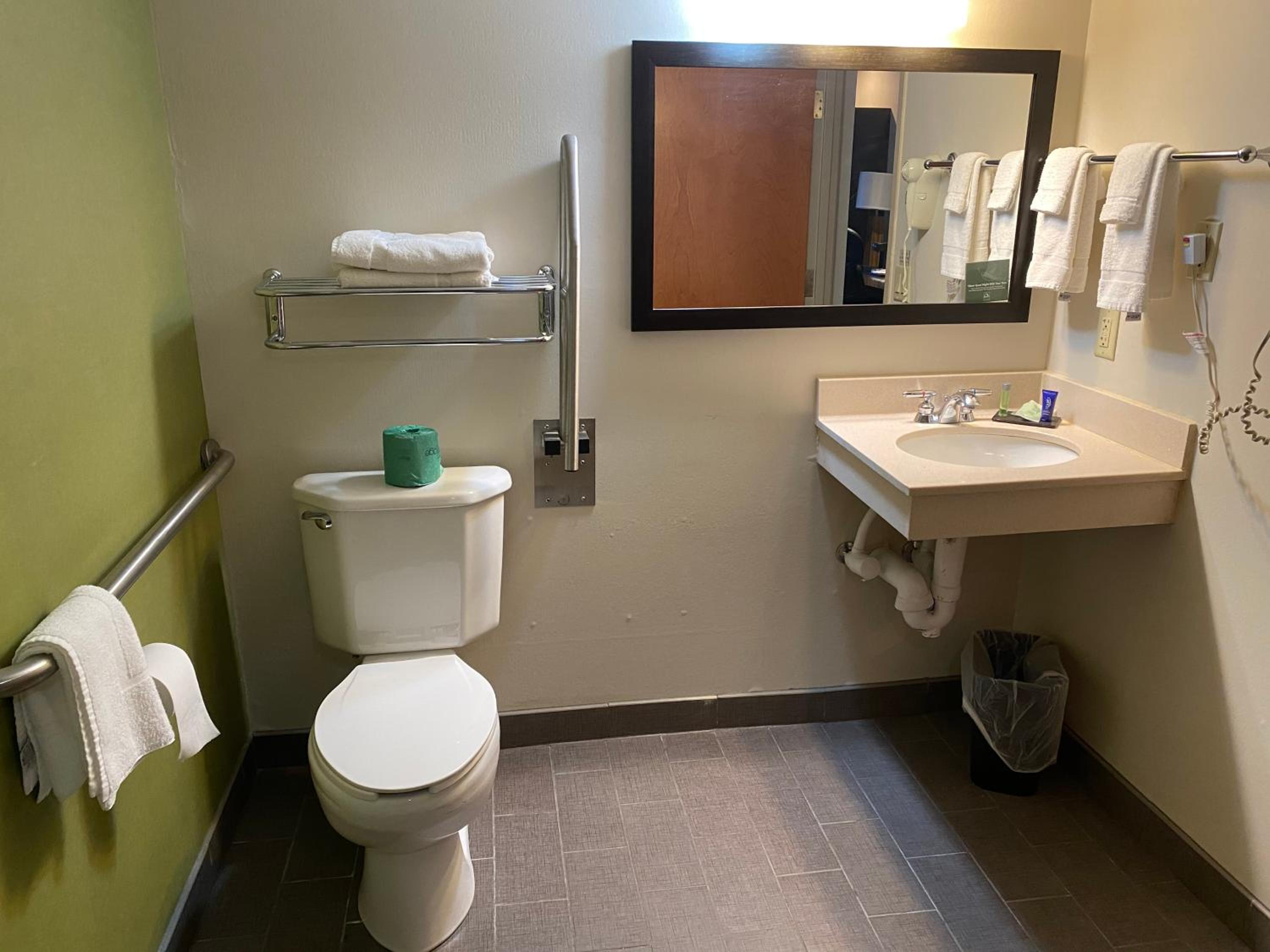 Double Room - Accessible/Non-Smoking - Photo 3