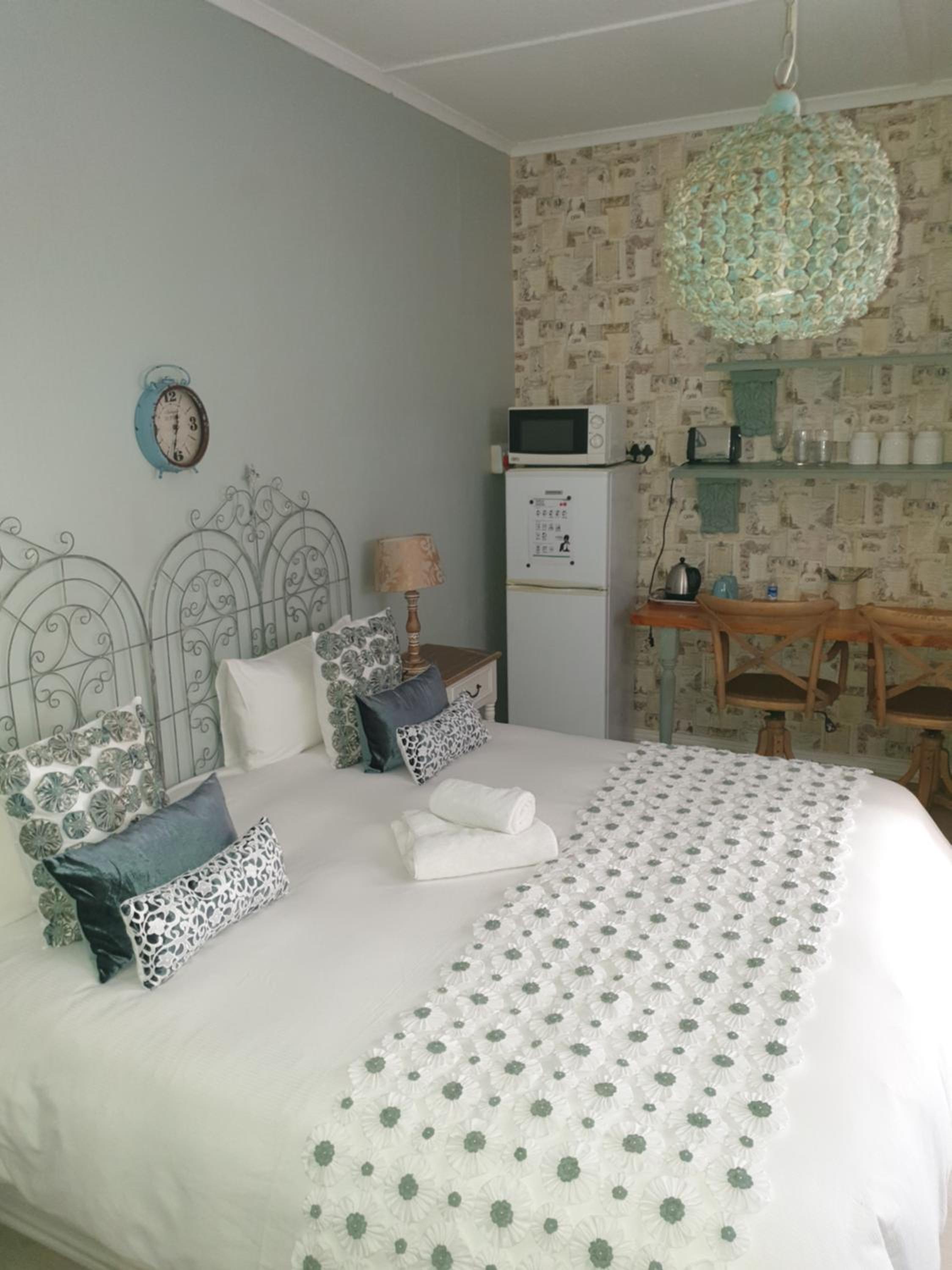 Family Room - Photo 6