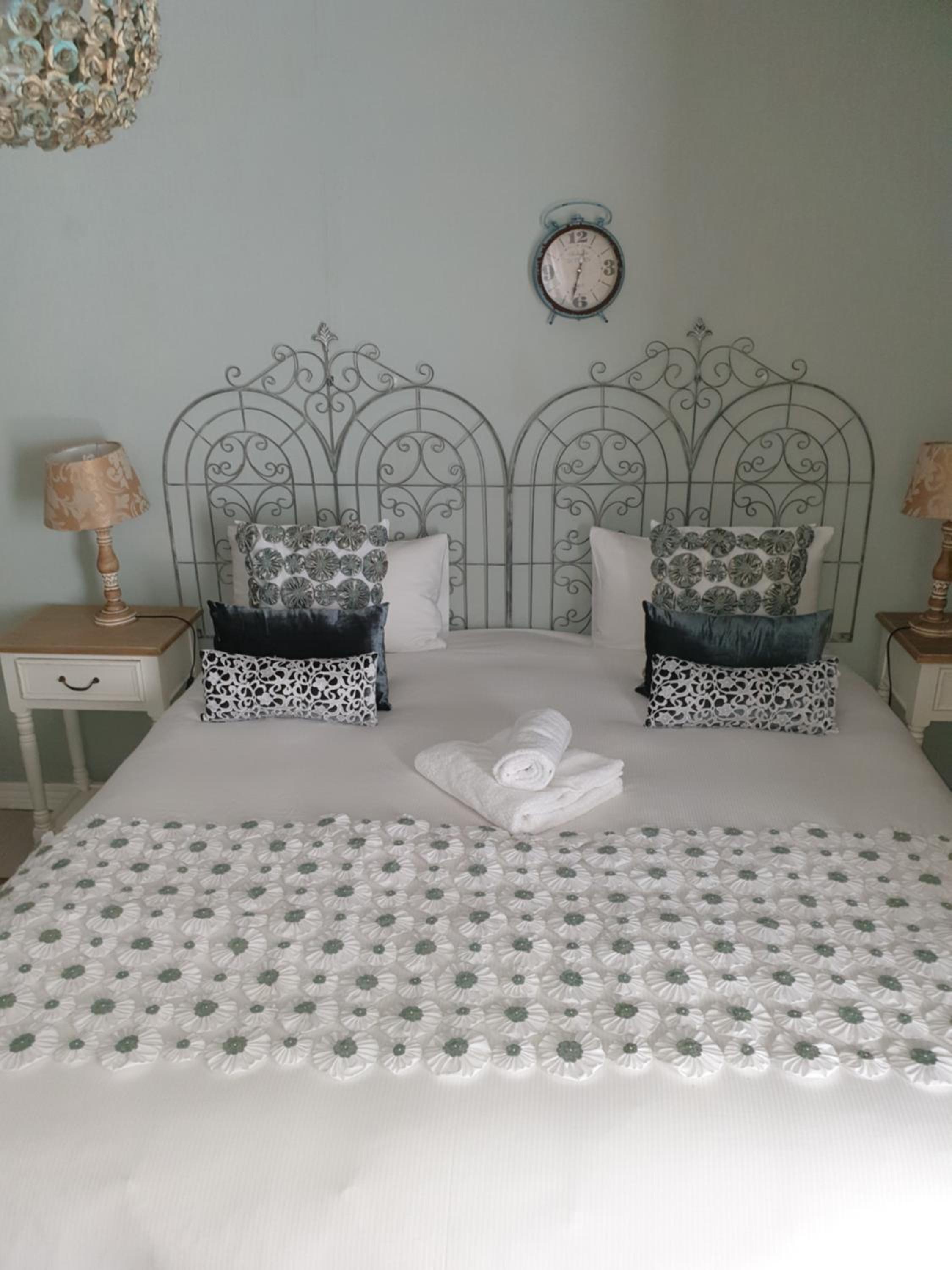 Family Room - Photo 2
