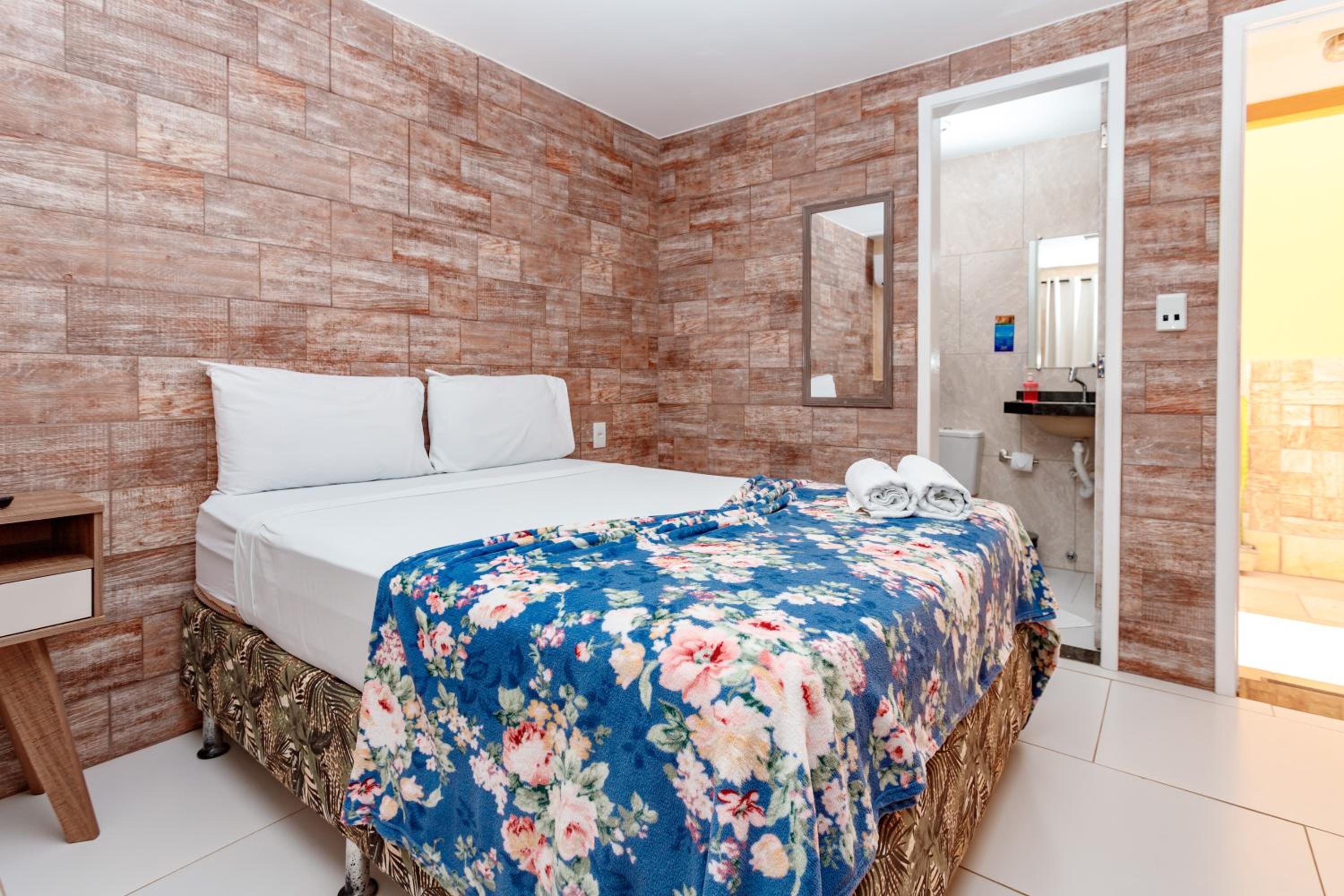 Standard Double Room - Photo 2