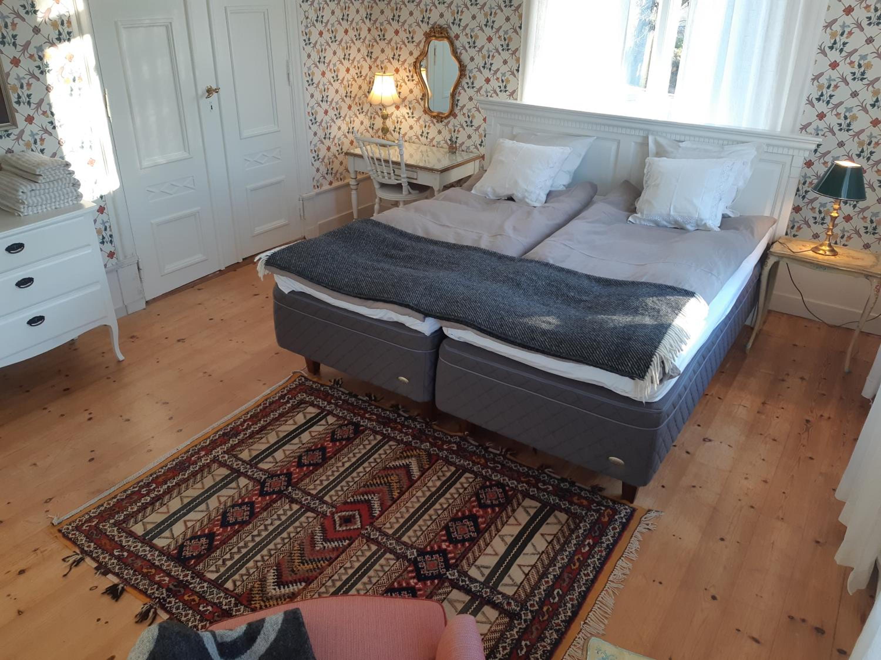 Standard Double Room with Shared Bathroom photo 3
