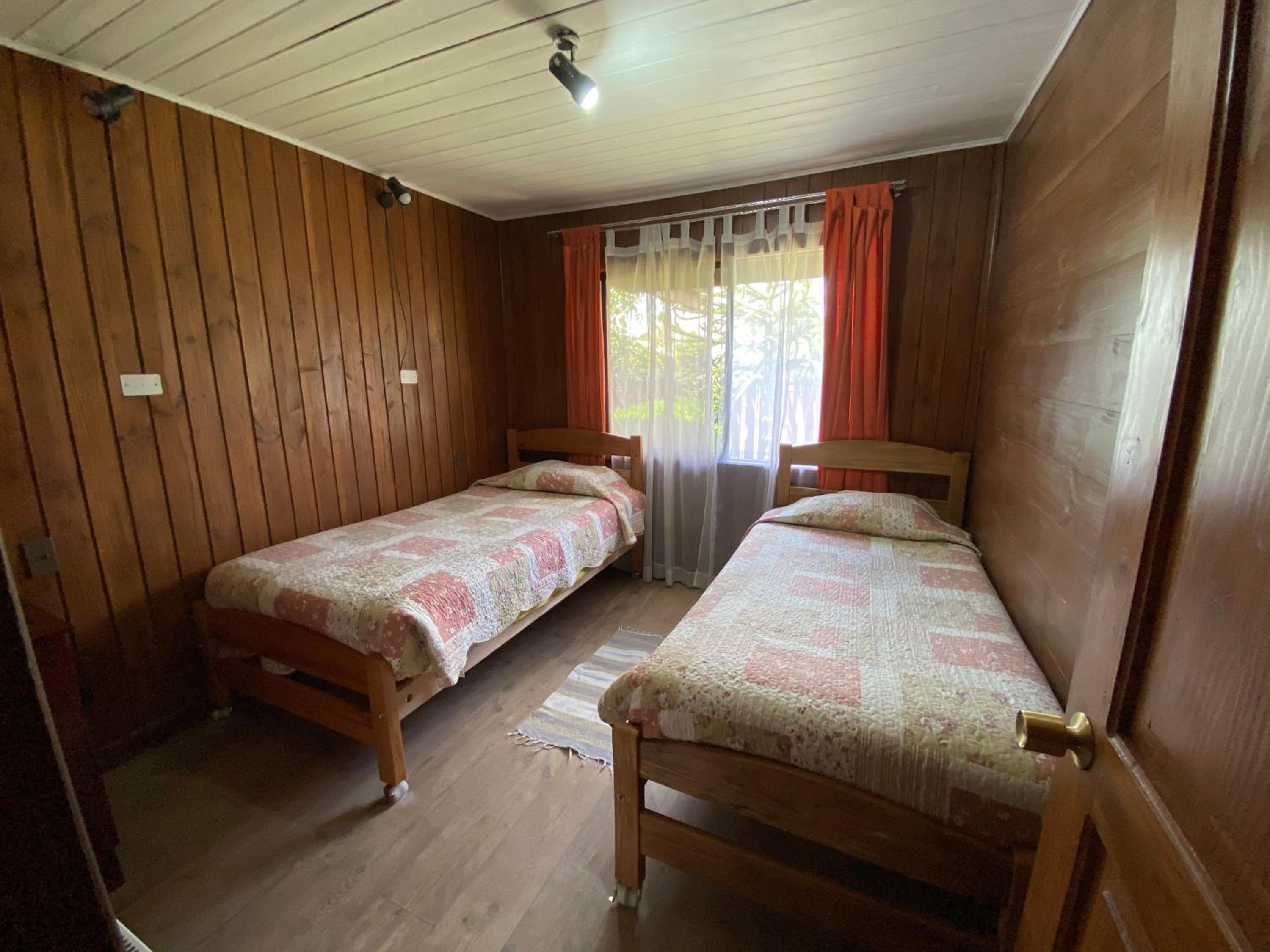 Twin Room with Shared External Bathroom photo 3