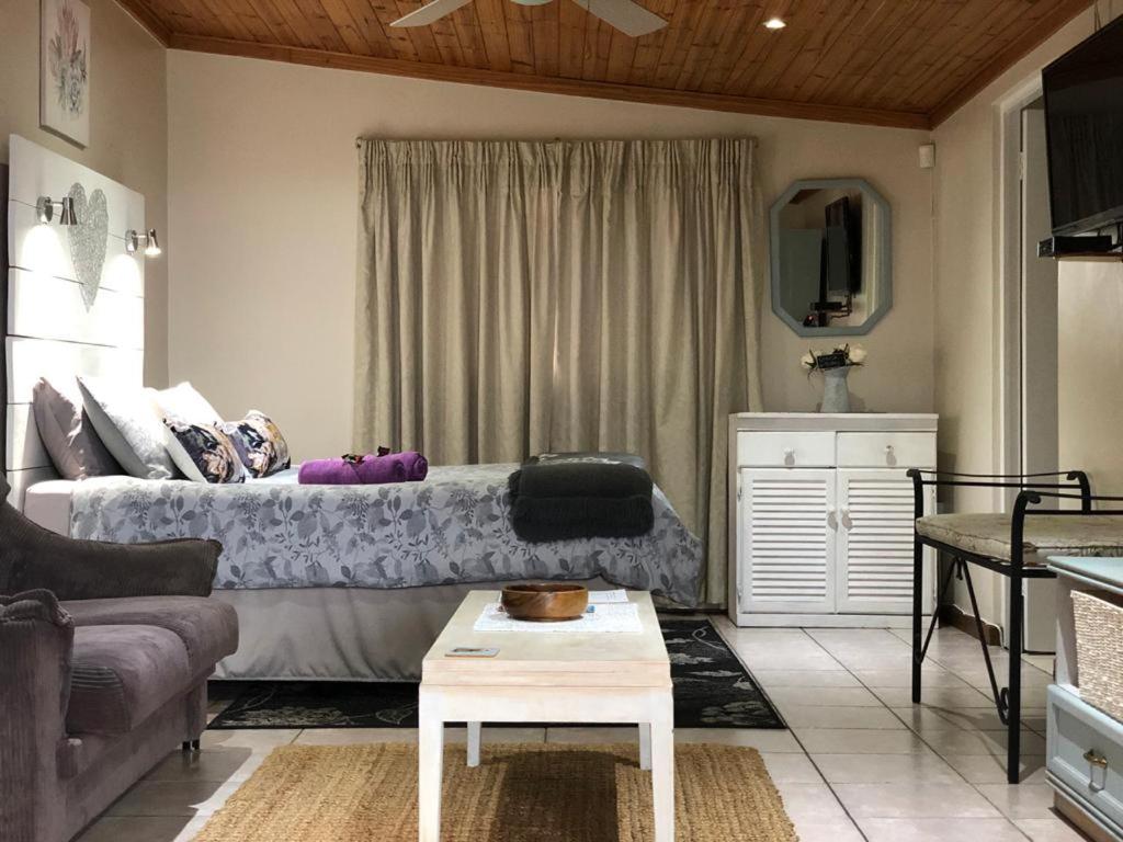Standard Double Suite