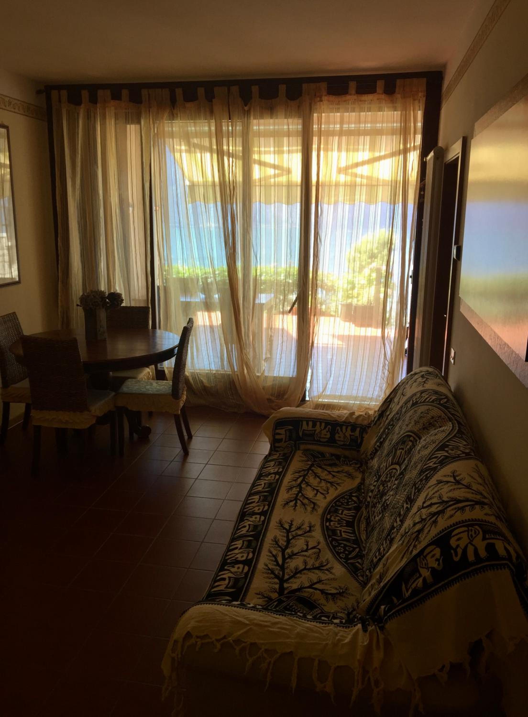 Apartment with Lake View