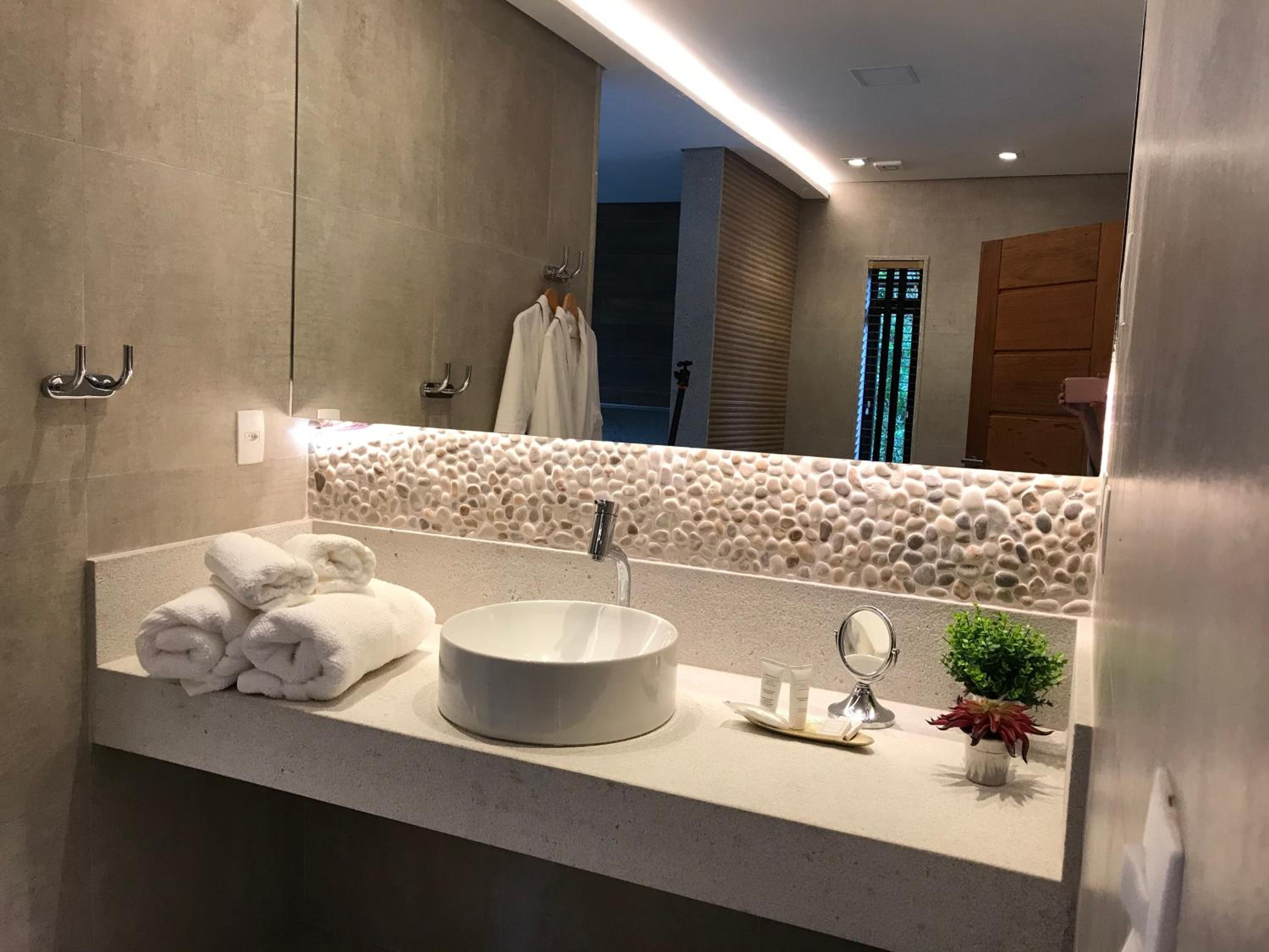 King Suite with Balcony photo 2