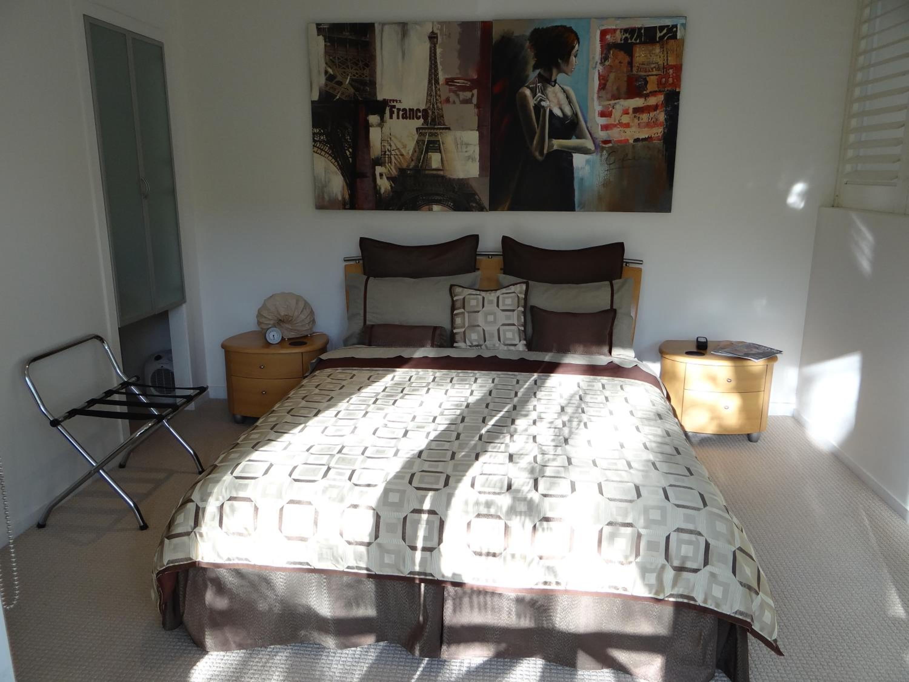 Parisian Queen Lodge photo 1