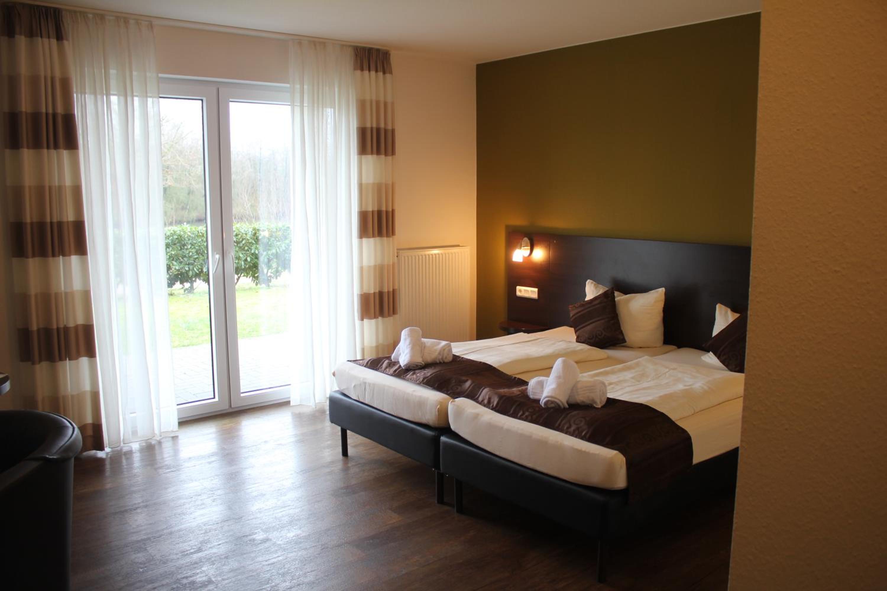 Superior Single Room with Lake View photo 3