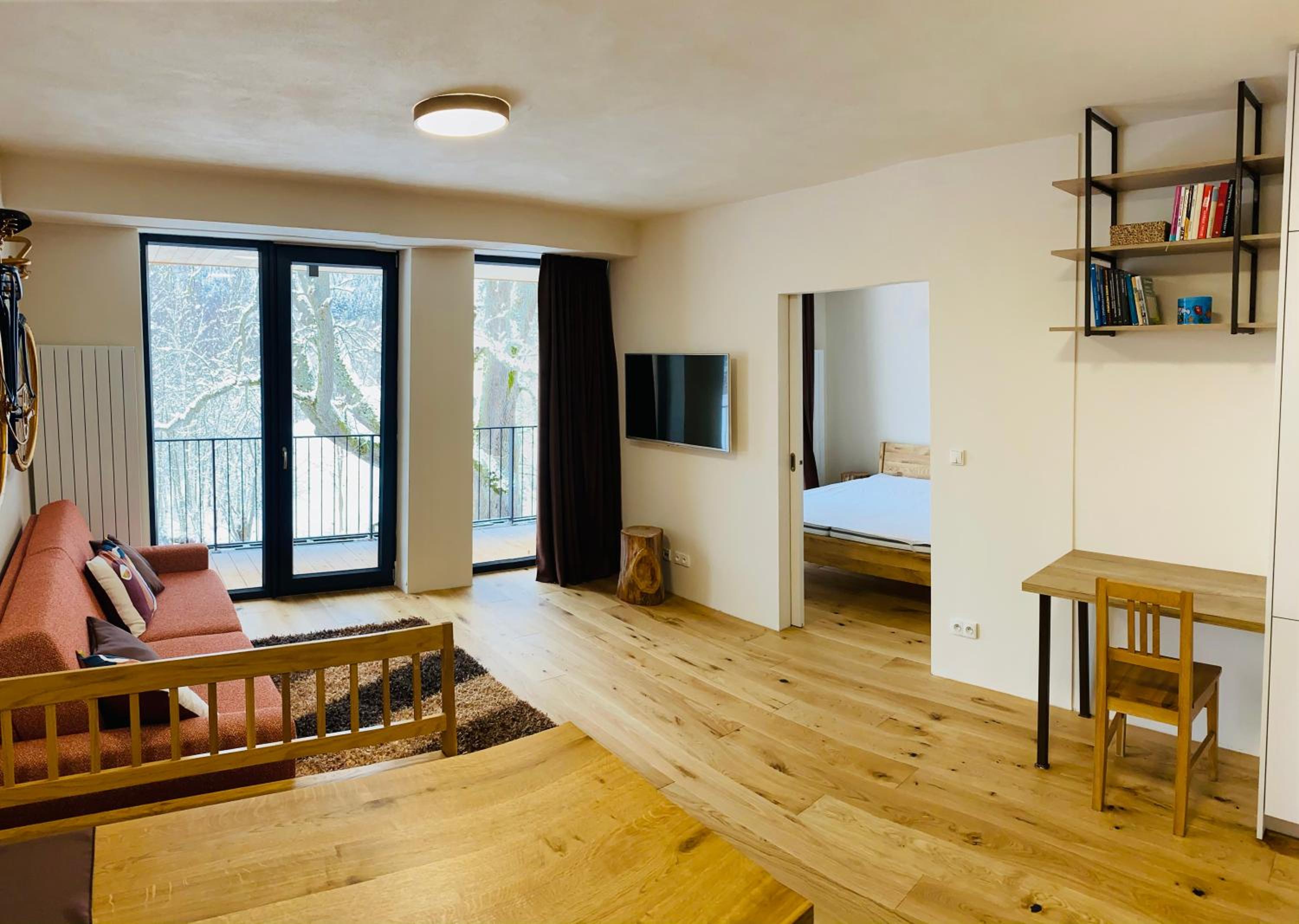 One-Bedroom Apartment photo 1
