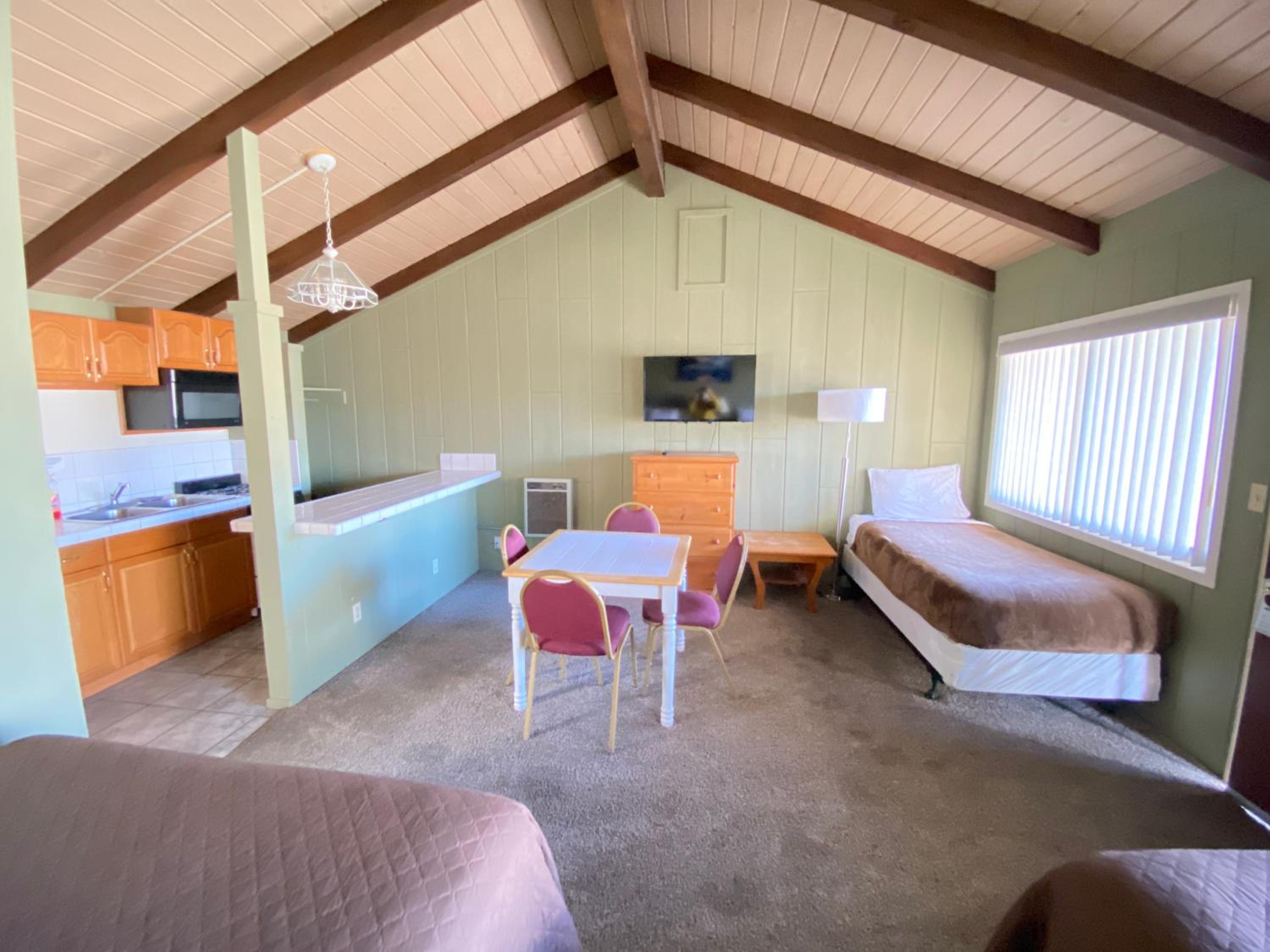 Deluxe Family Room photo 2